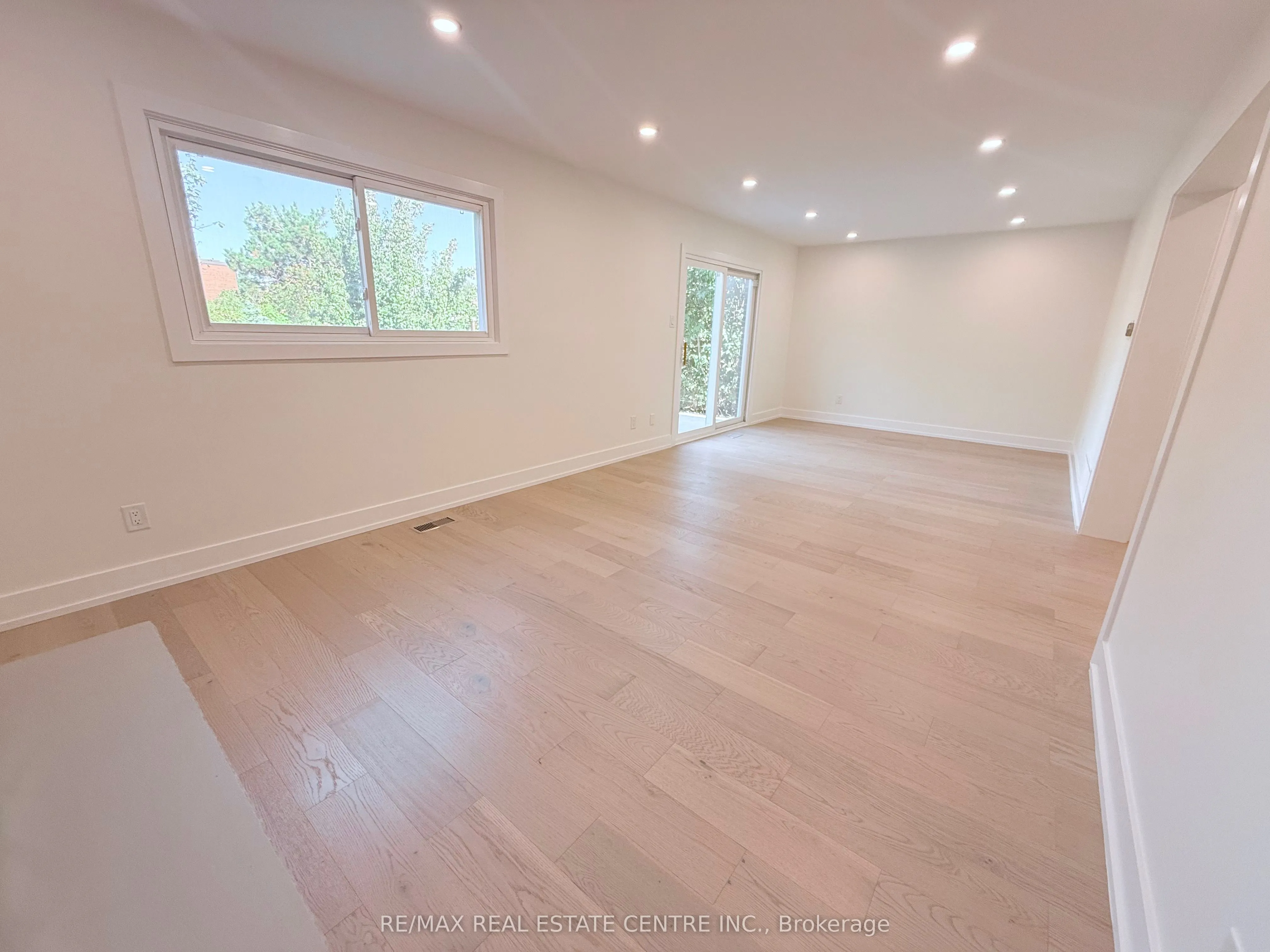 1215 Larny Court