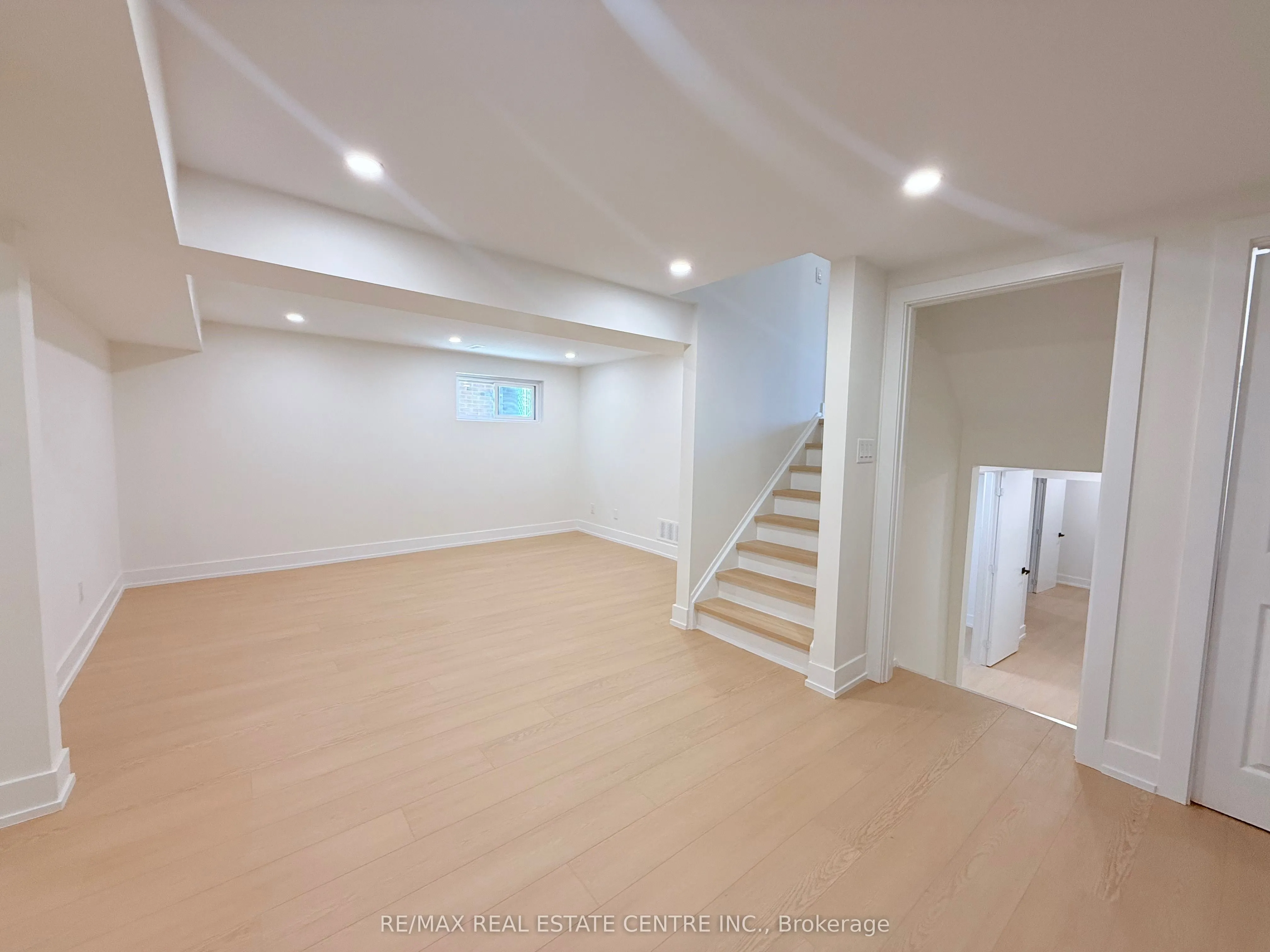 1215 Larny Court