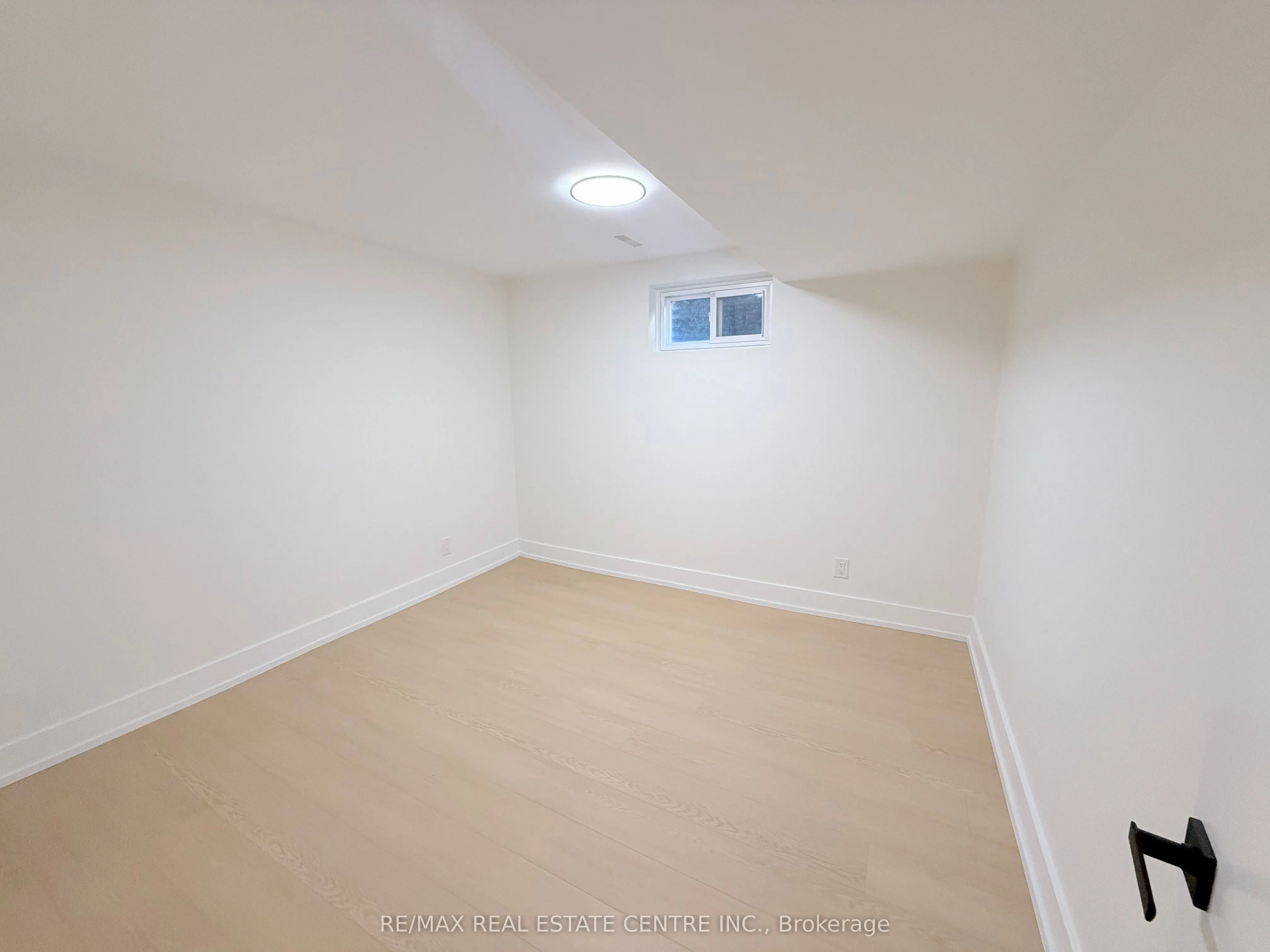 1215 Larny Court