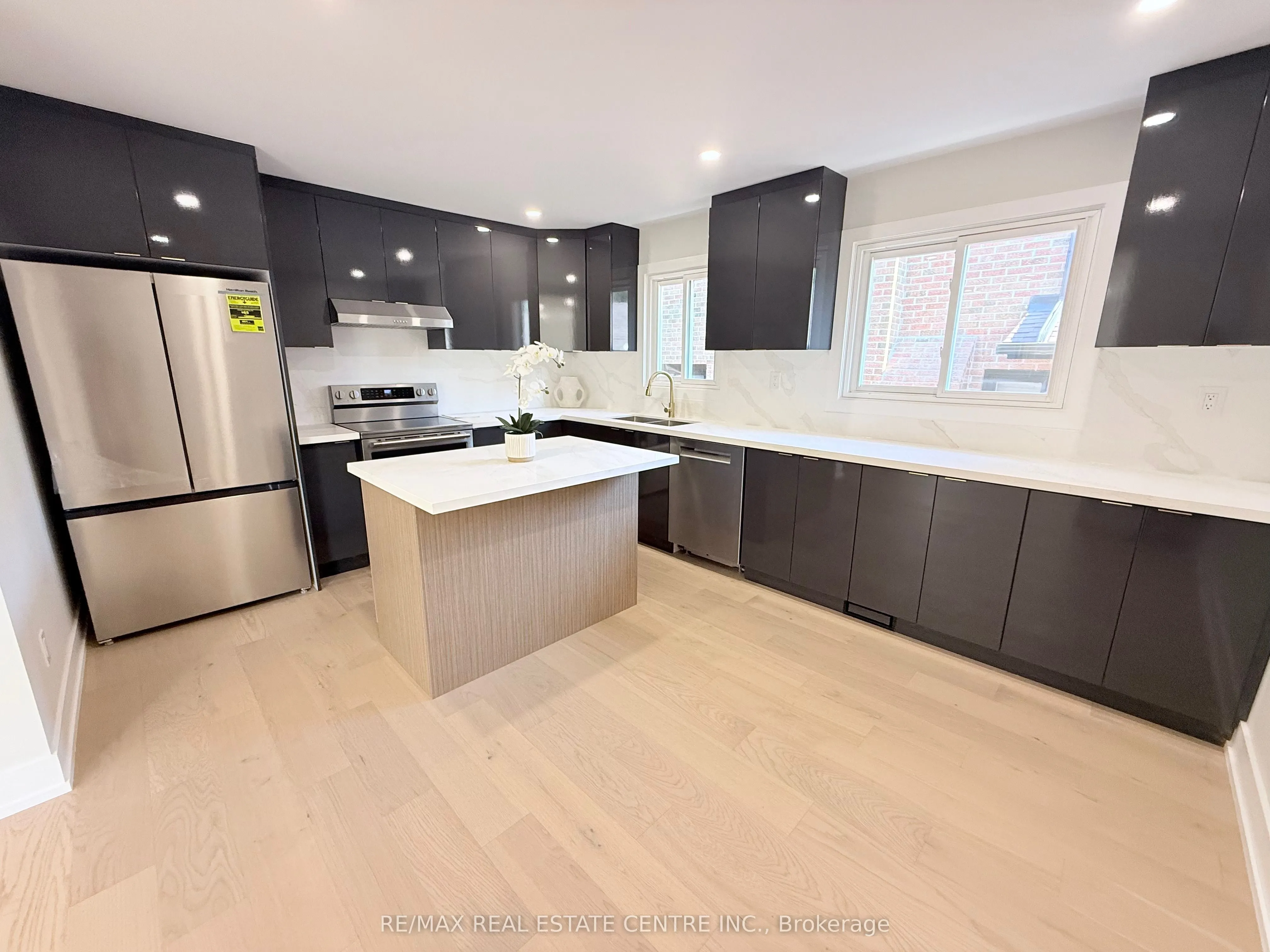 1215 Larny Court