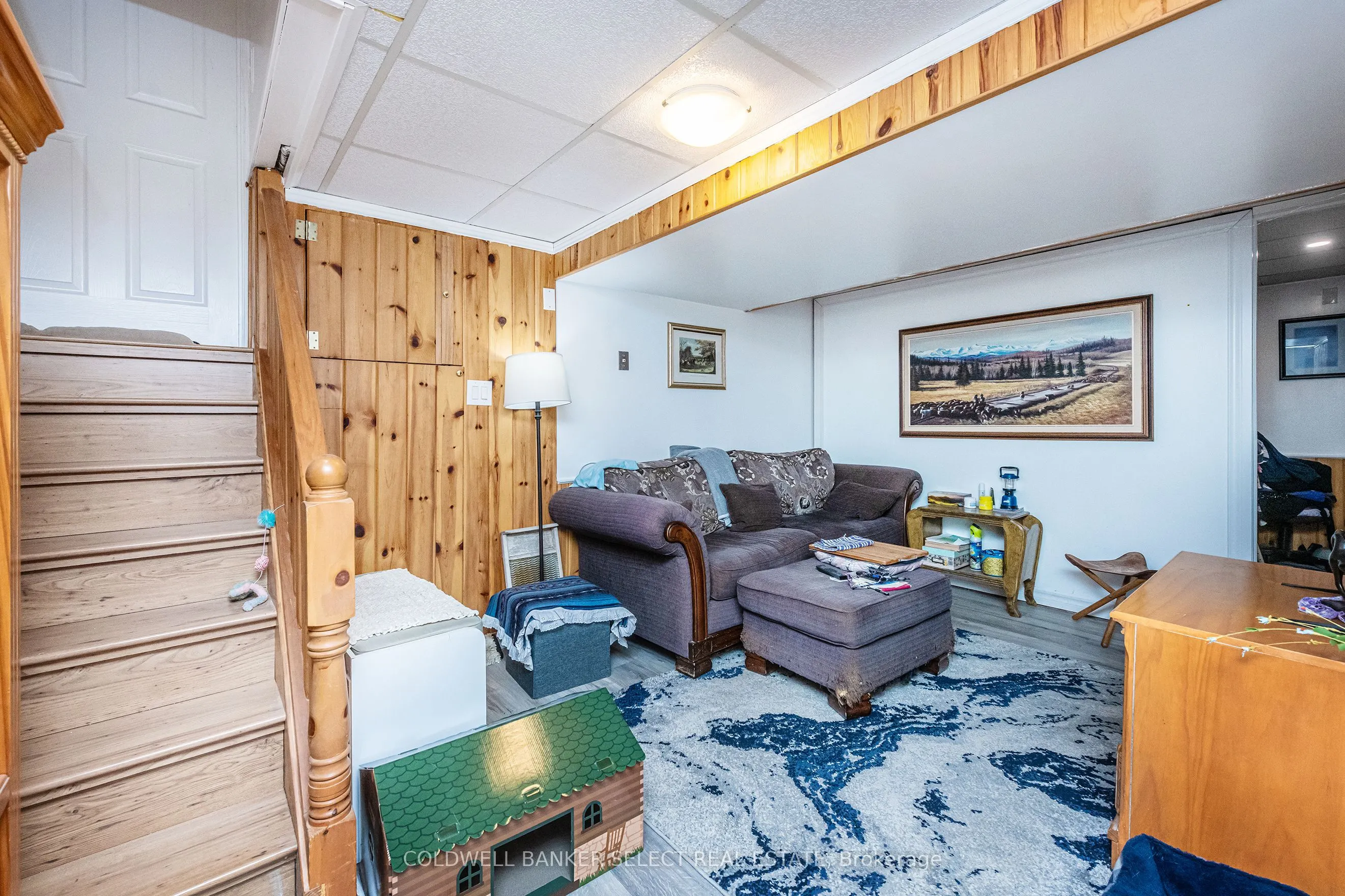 296 Whitehead Crescent