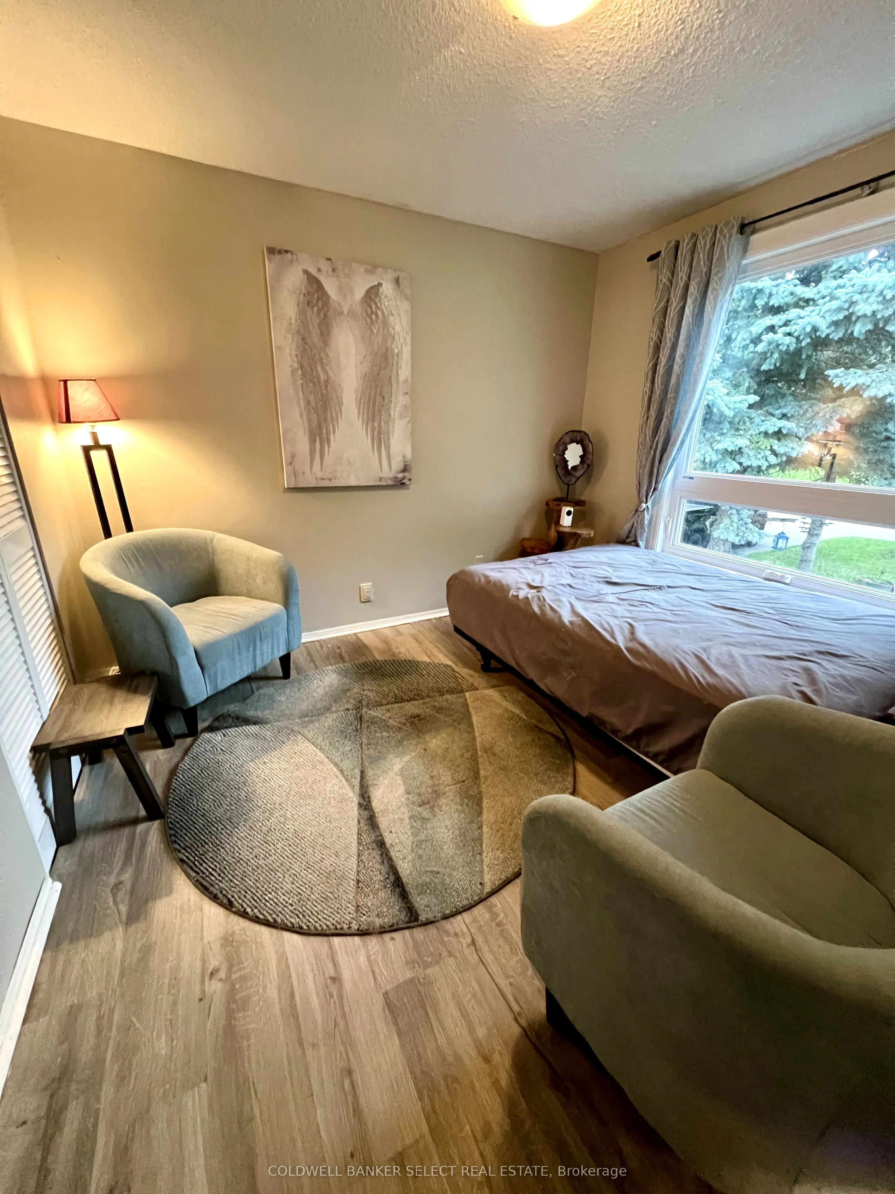 296 Whitehead Crescent