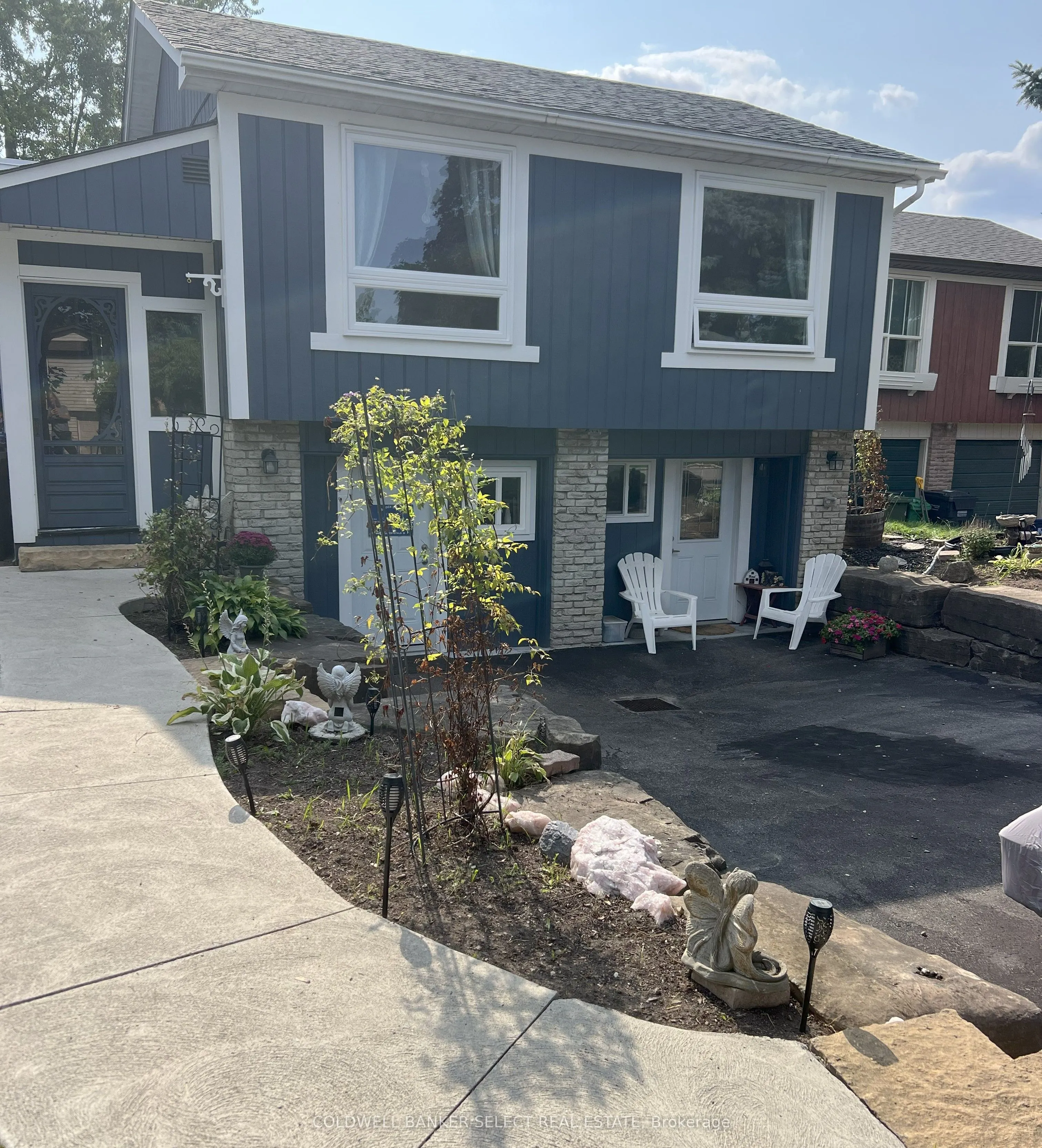 296 Whitehead Crescent