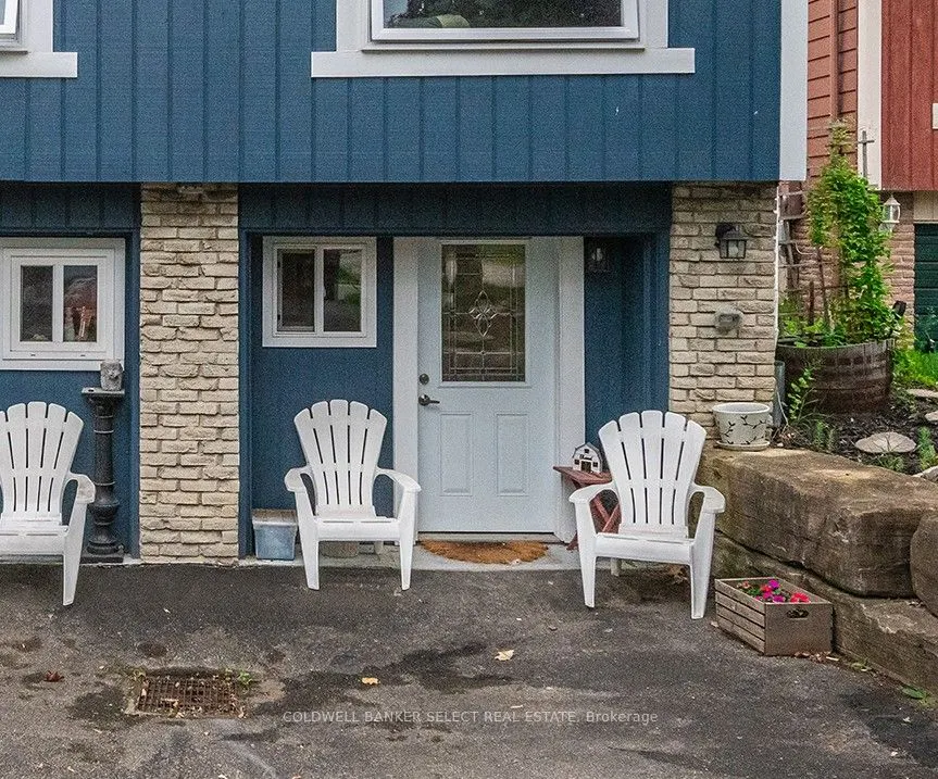 296 Whitehead Crescent