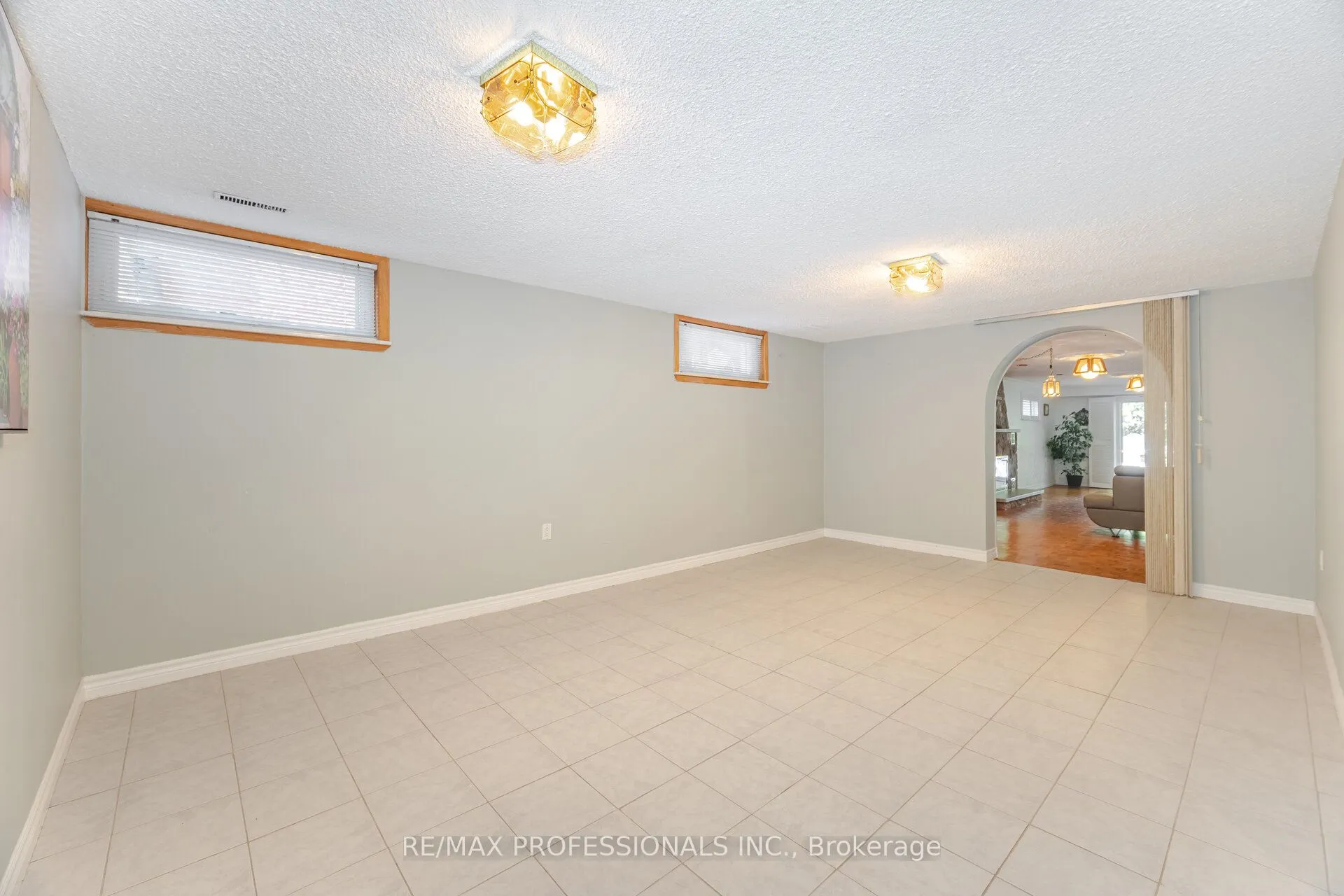 39 Elmcrest Road