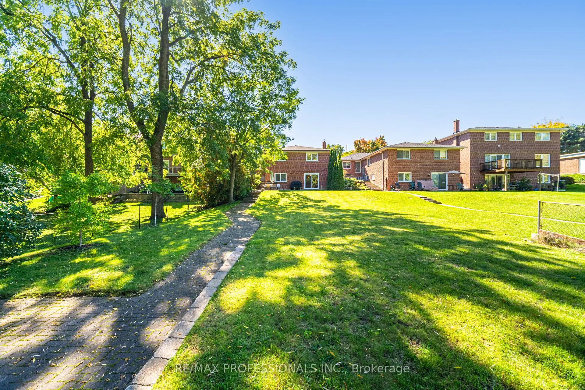 39 Elmcrest Road