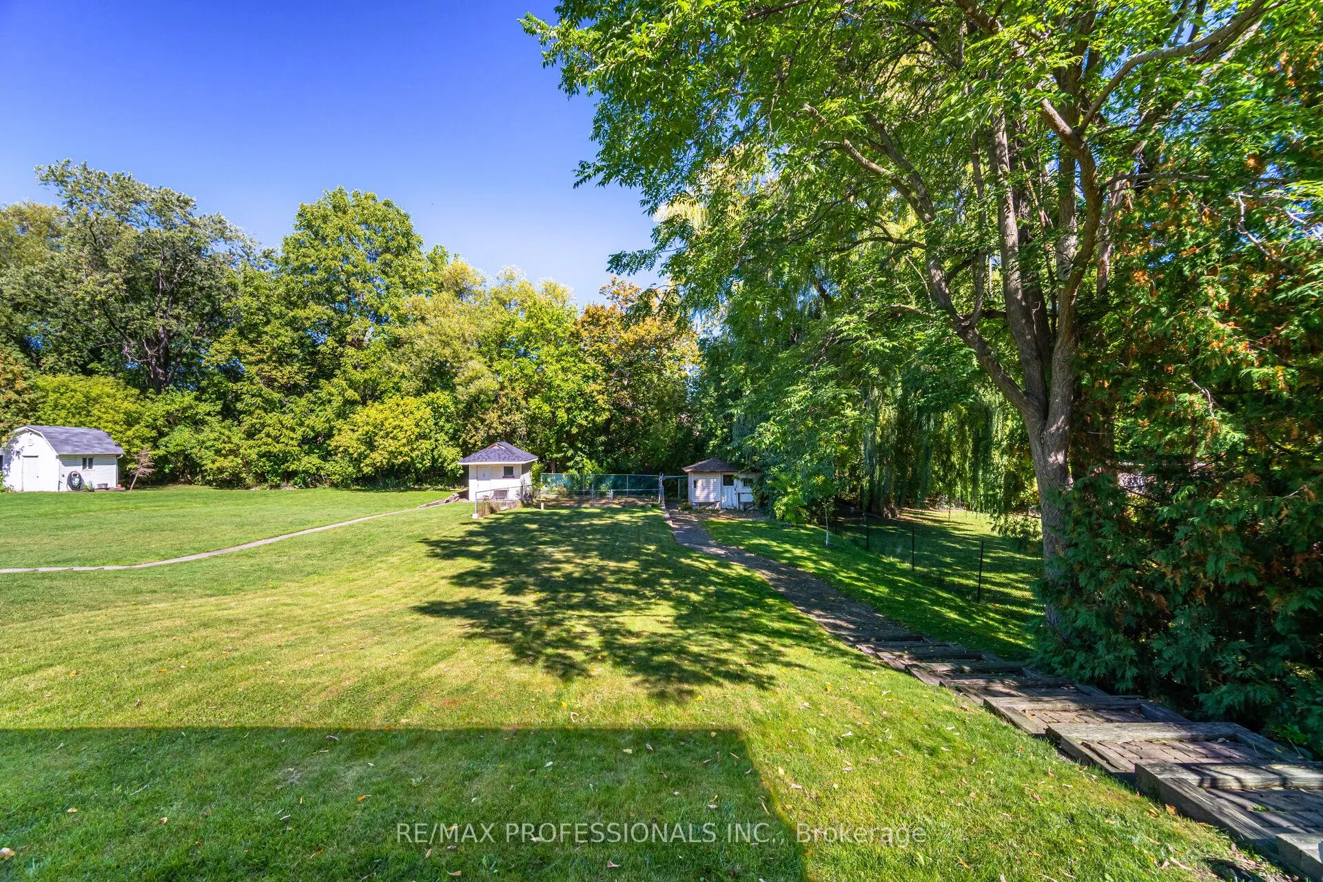 39 Elmcrest Road