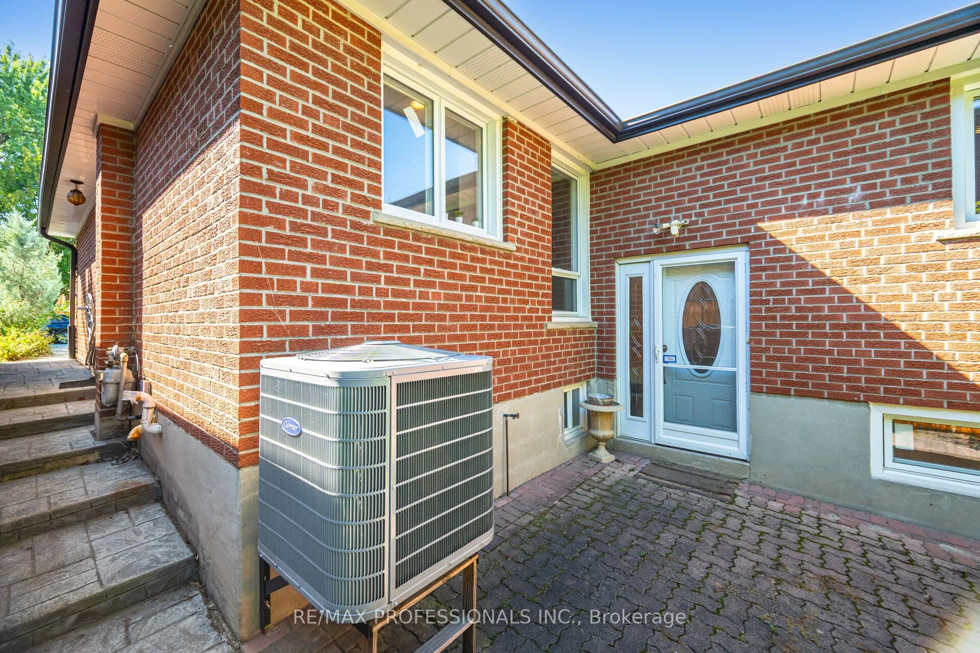 39 Elmcrest Road