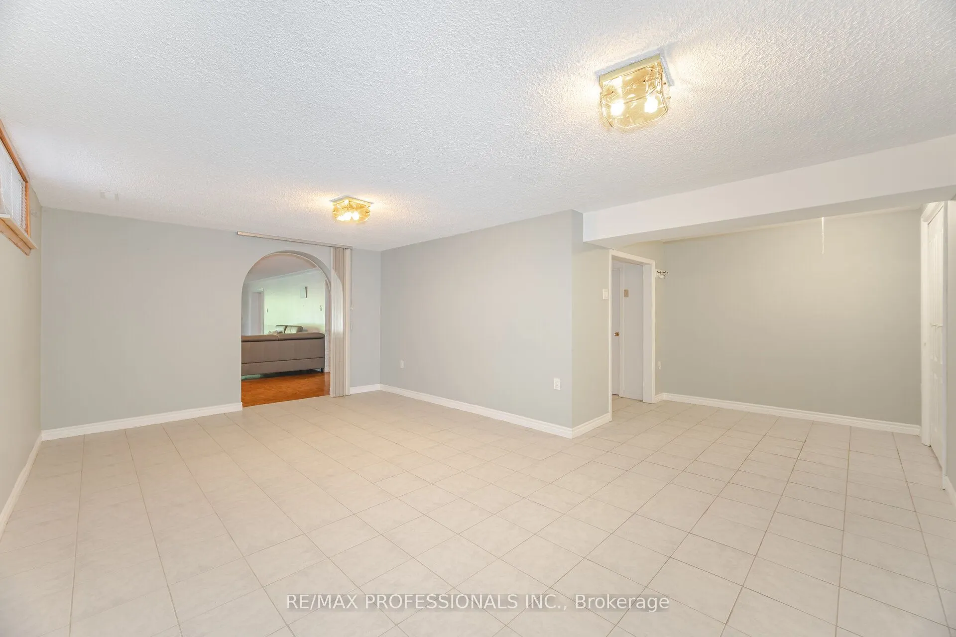 39 Elmcrest Road