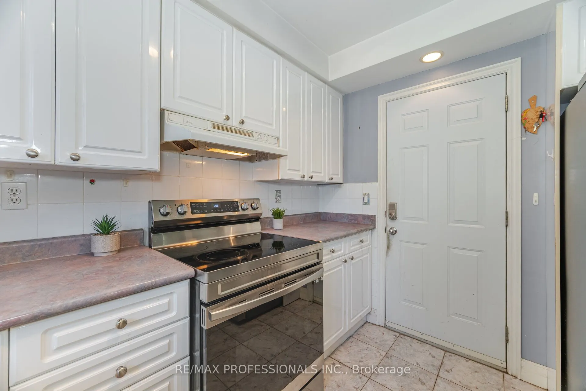 39 Elmcrest Road