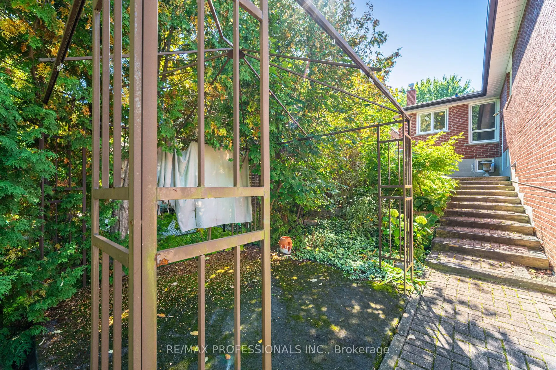 39 Elmcrest Road
