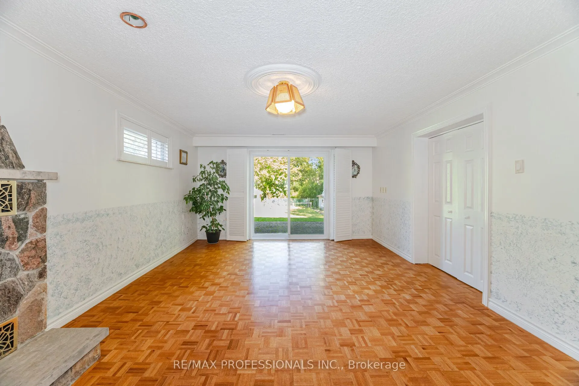 39 Elmcrest Road