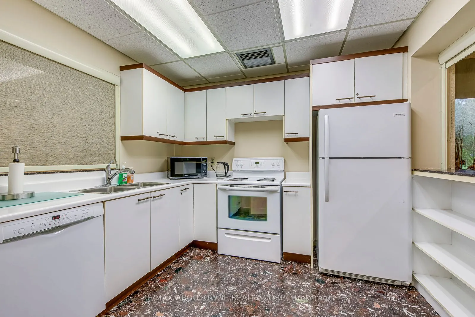 1700 The Collegeway Road, #613