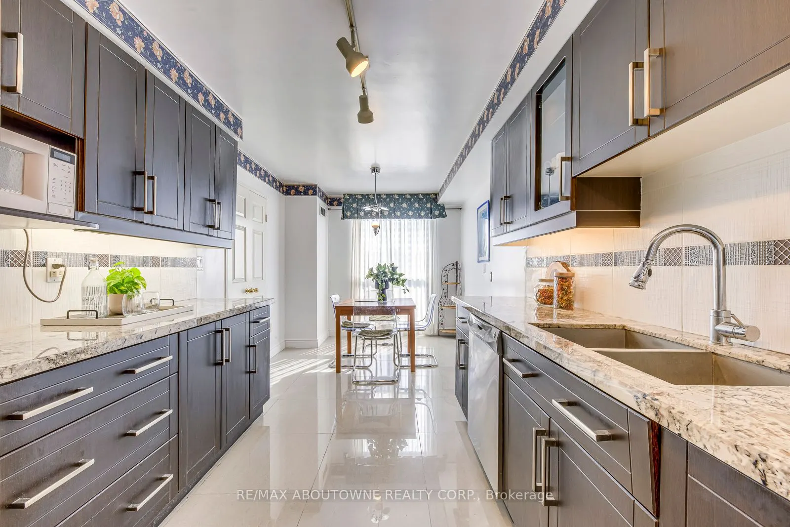 1700 The Collegeway Road, #613