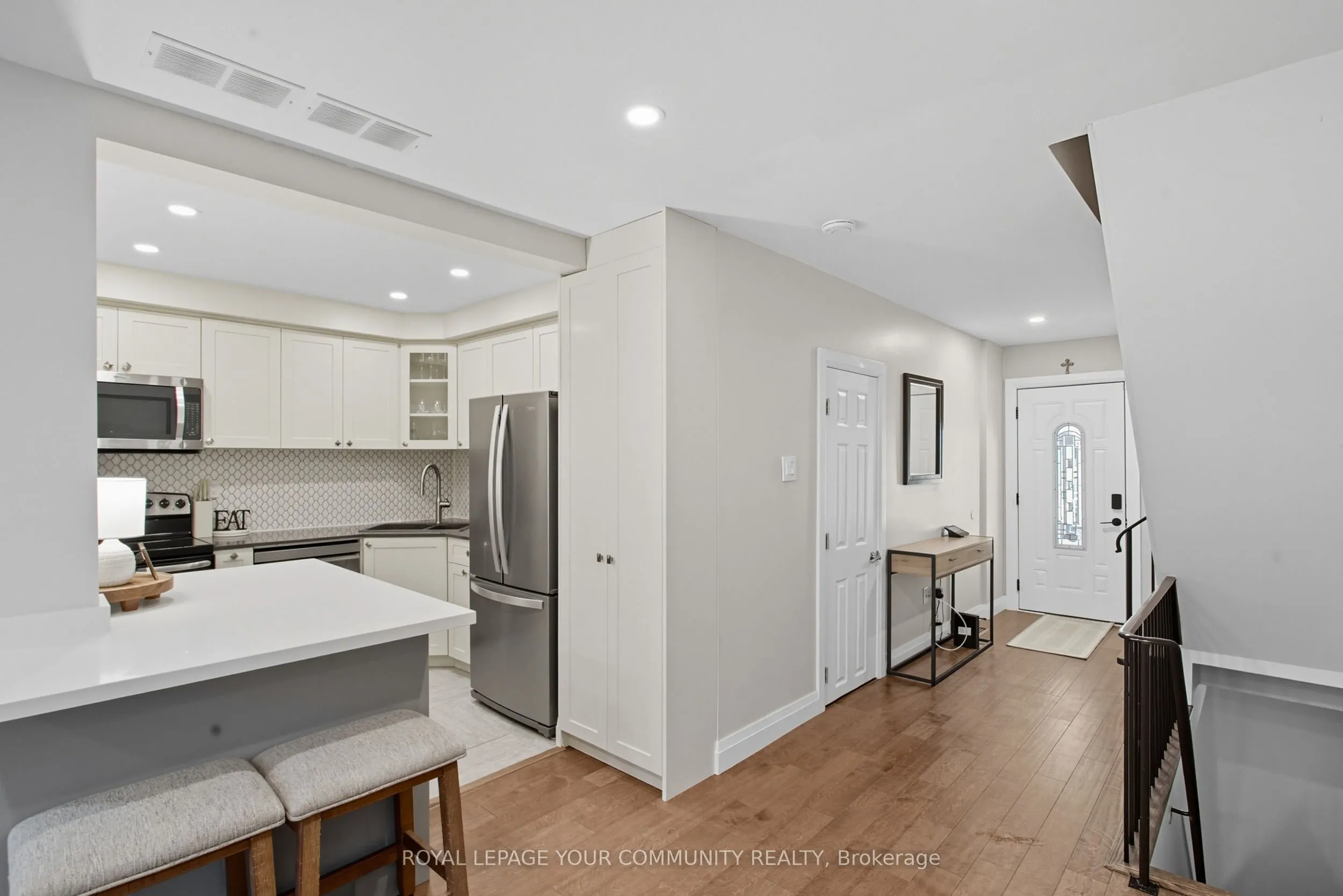 1528 Lancaster Drive, #23