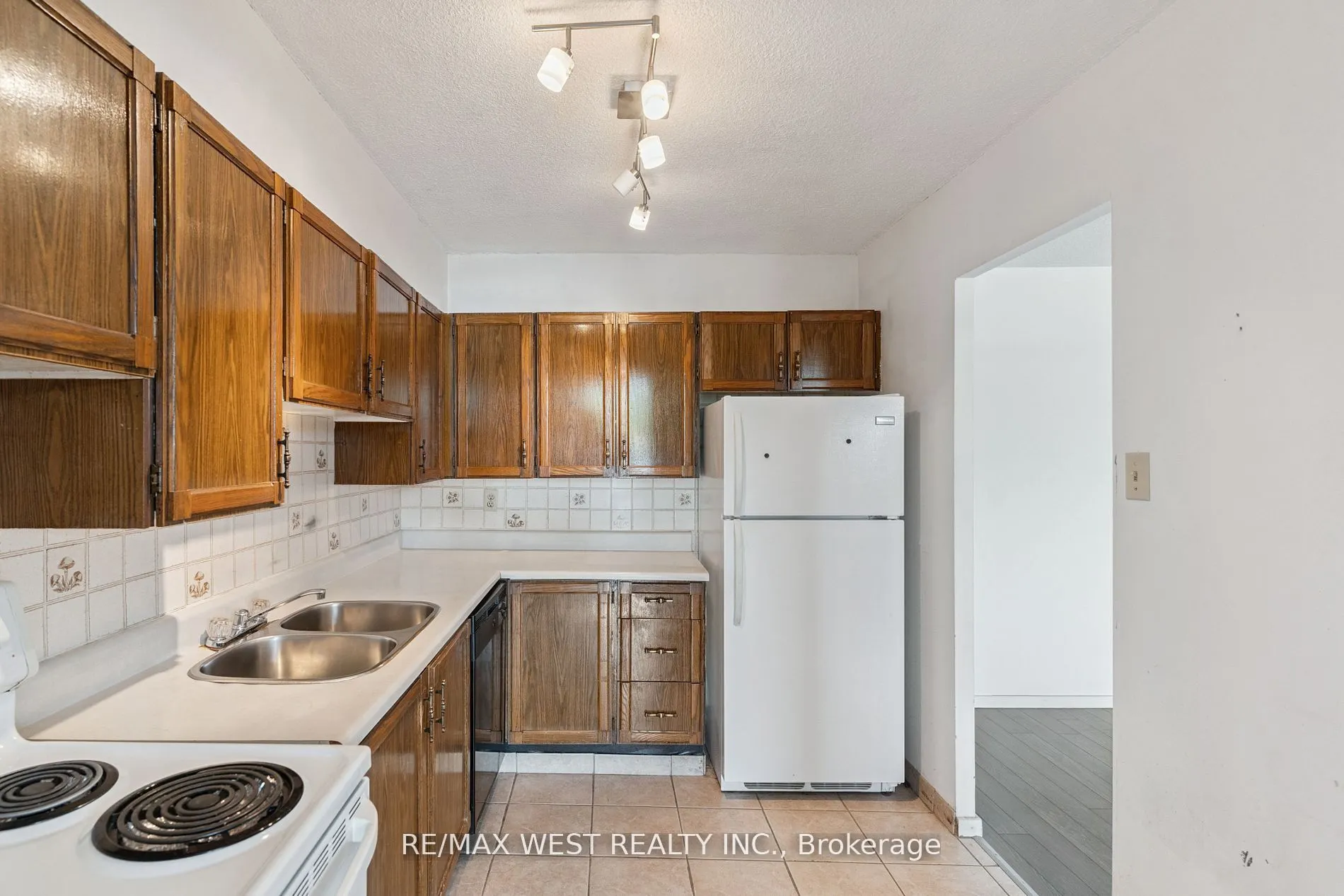2130 Weston Road, #404