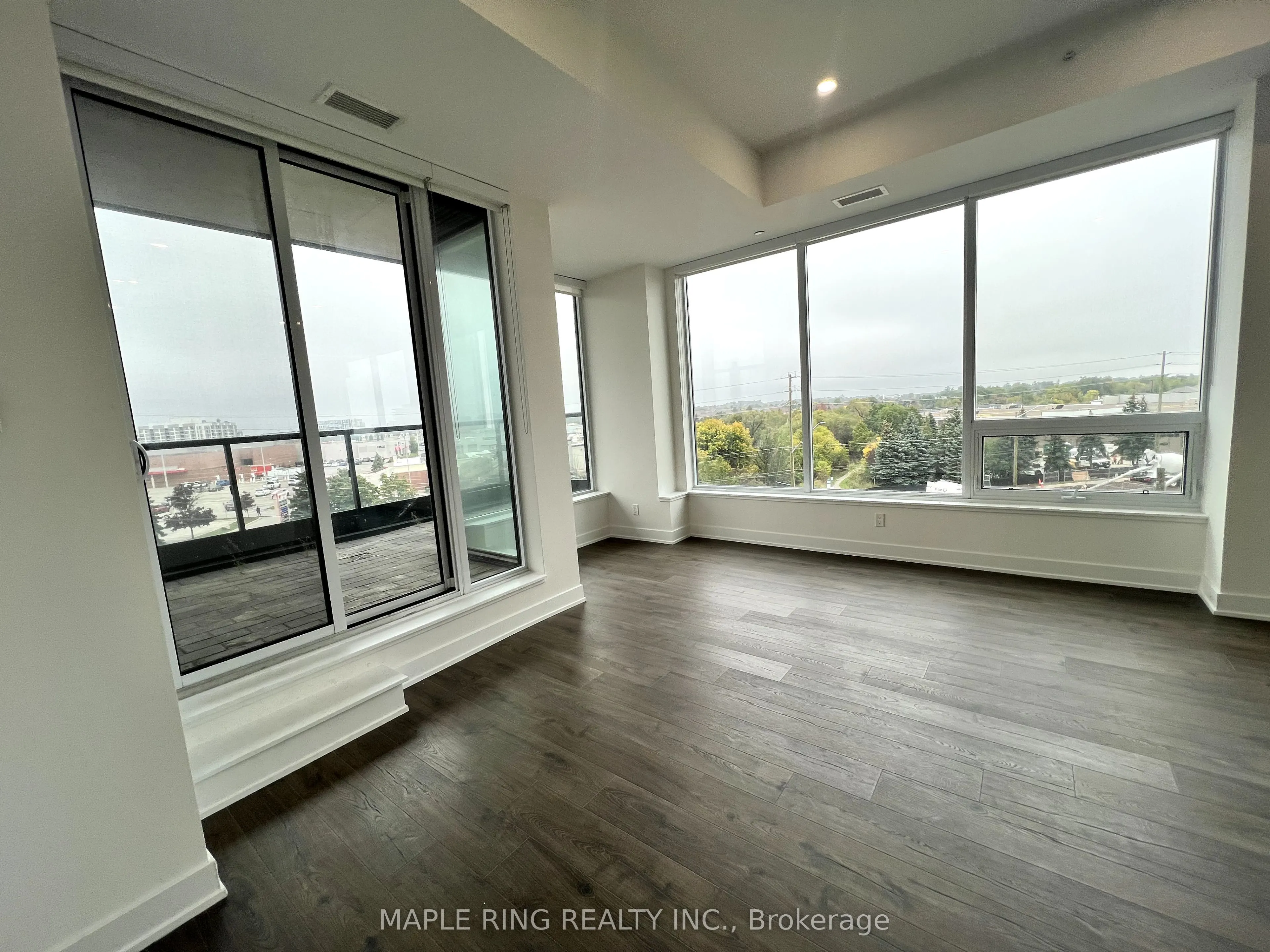 297 Oak Walk Drive, #319
