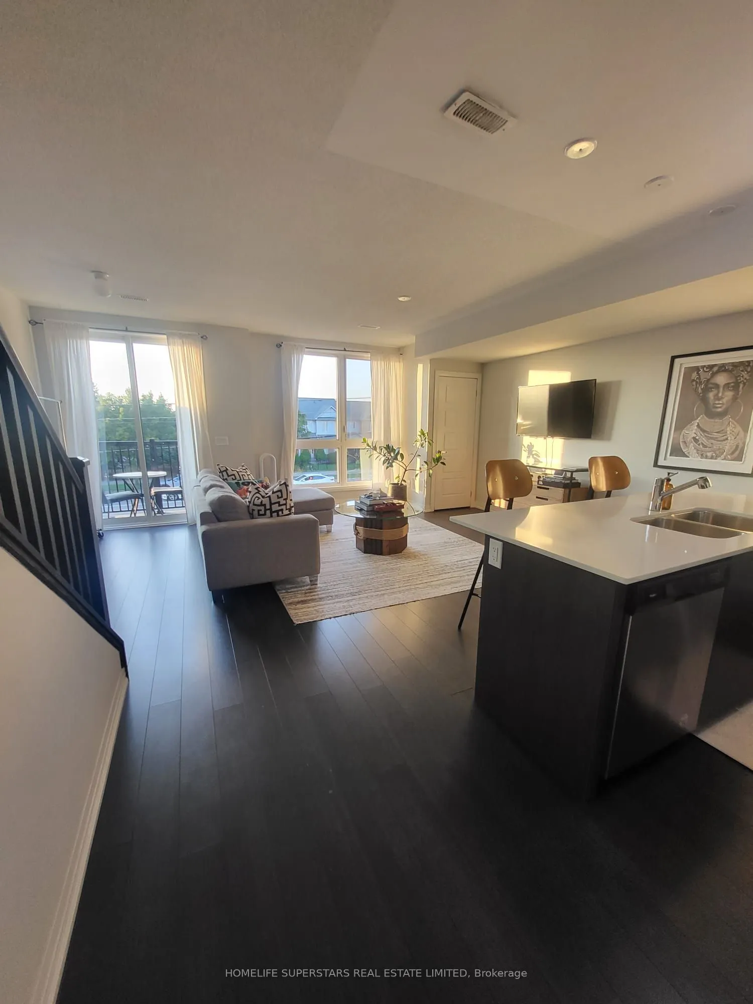 1200 Main Street E, #207