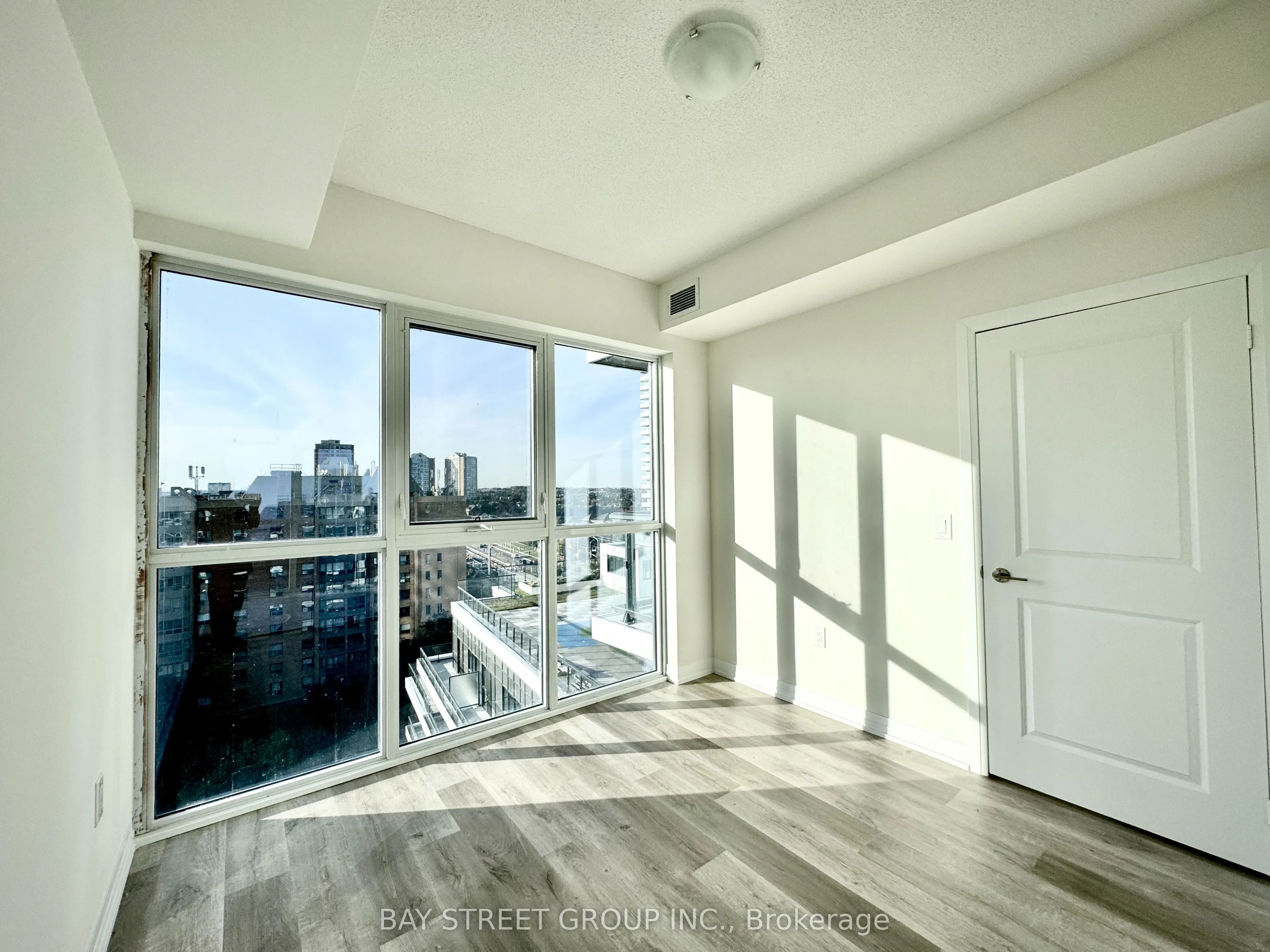 15 Watergarden Drive, #907