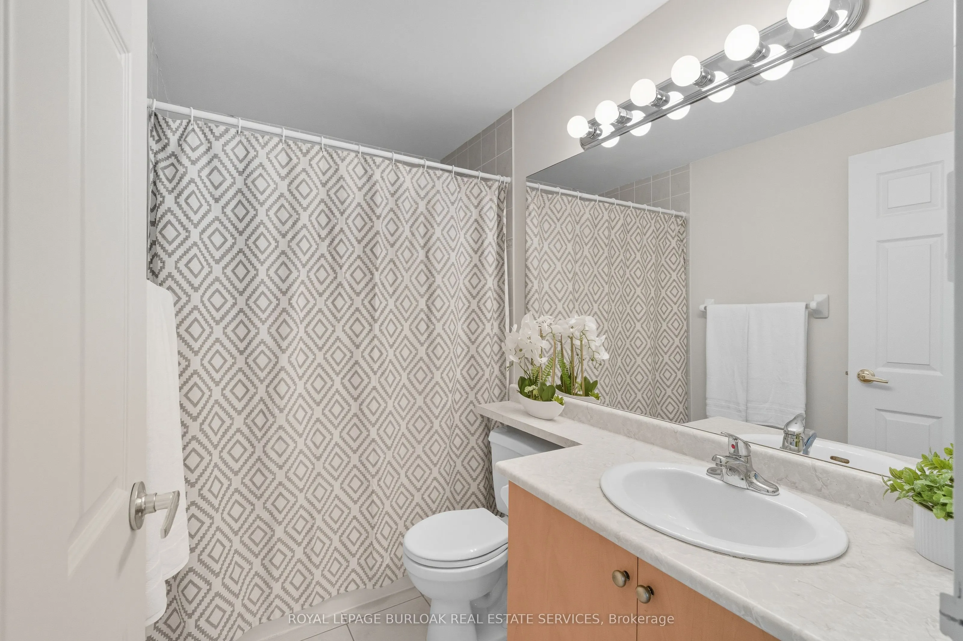 6720 Glen Erin Drive, #902