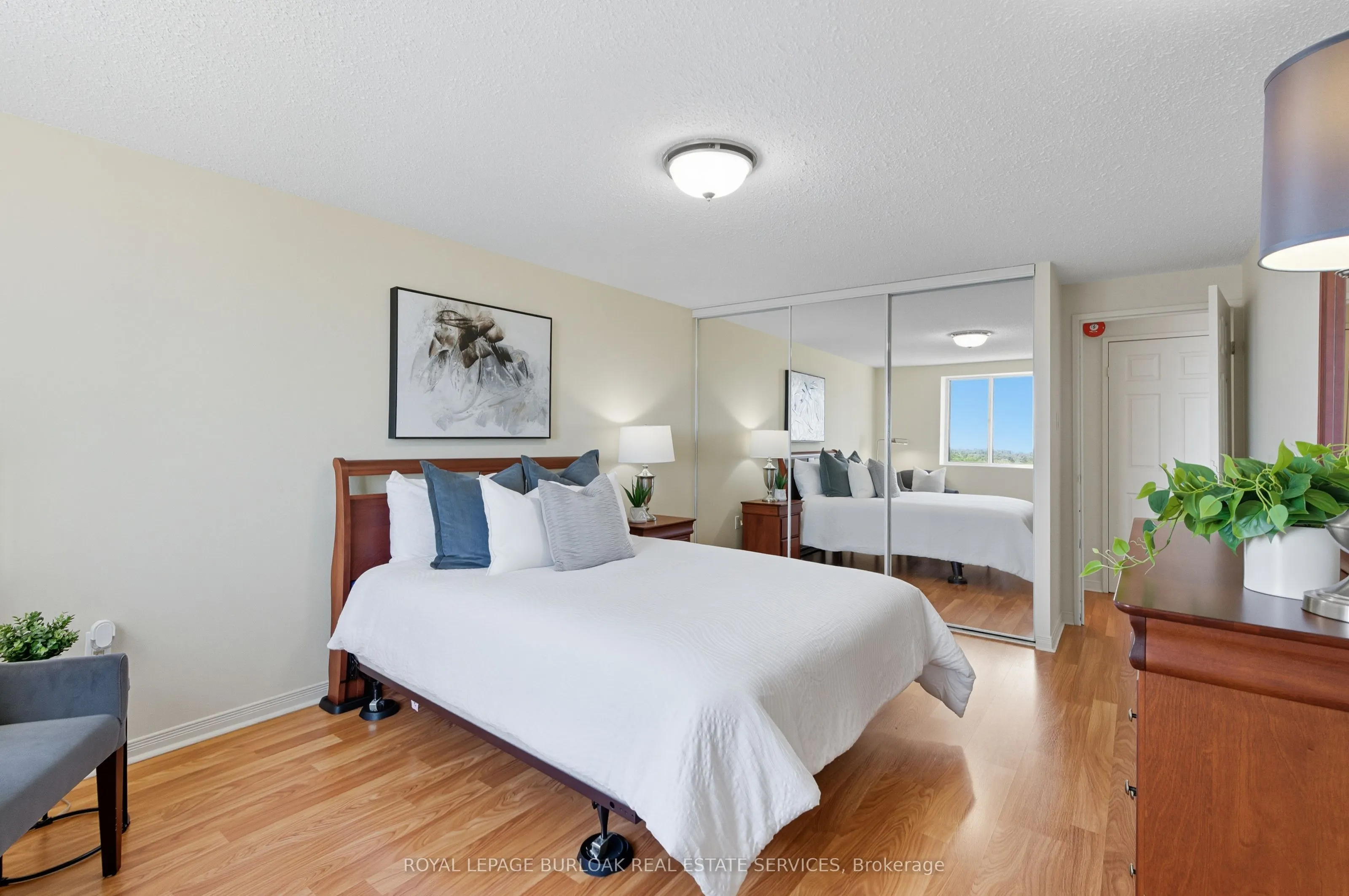 6720 Glen Erin Drive, #902
