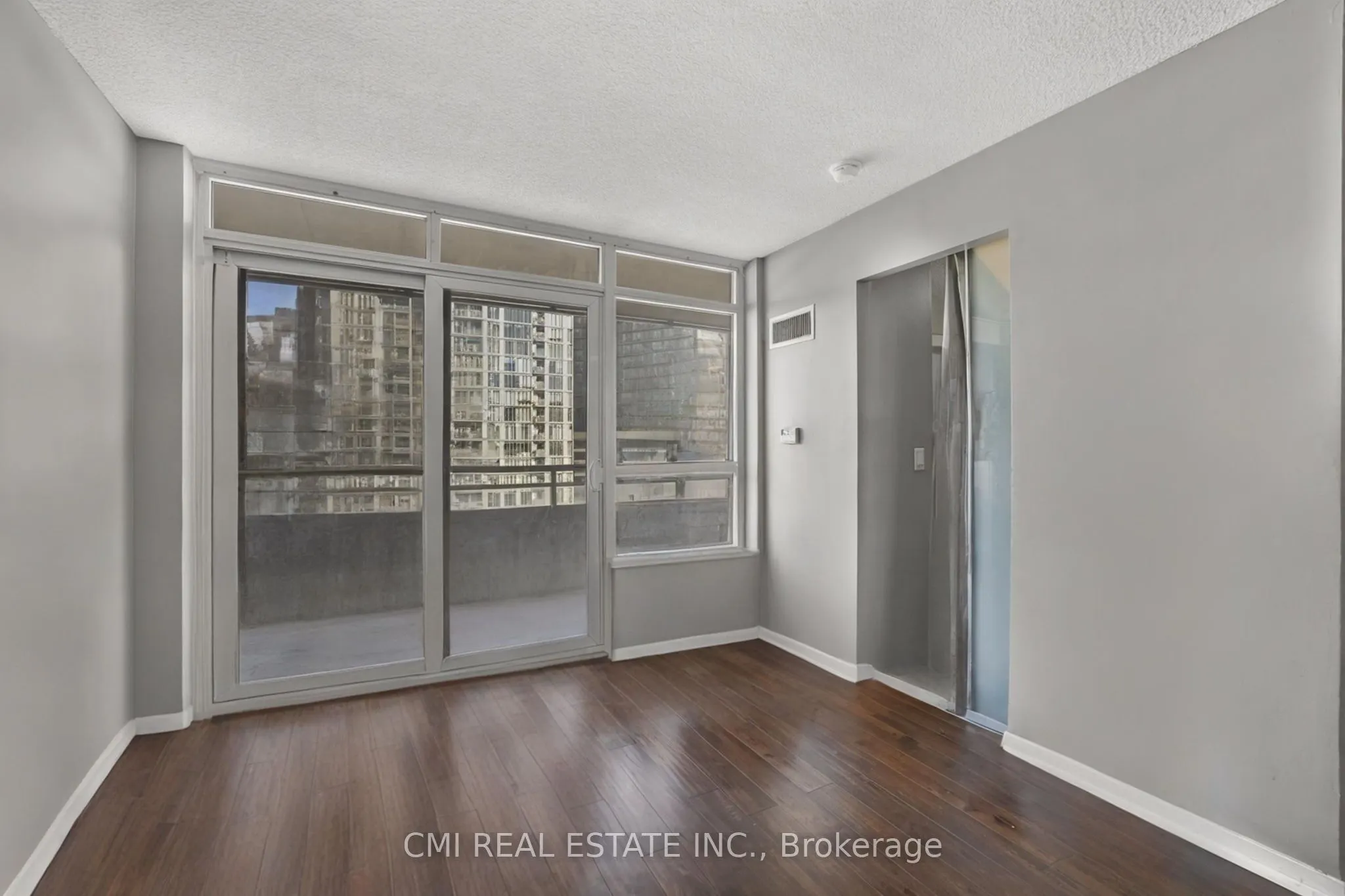 38 Joe Shuster Way, #725