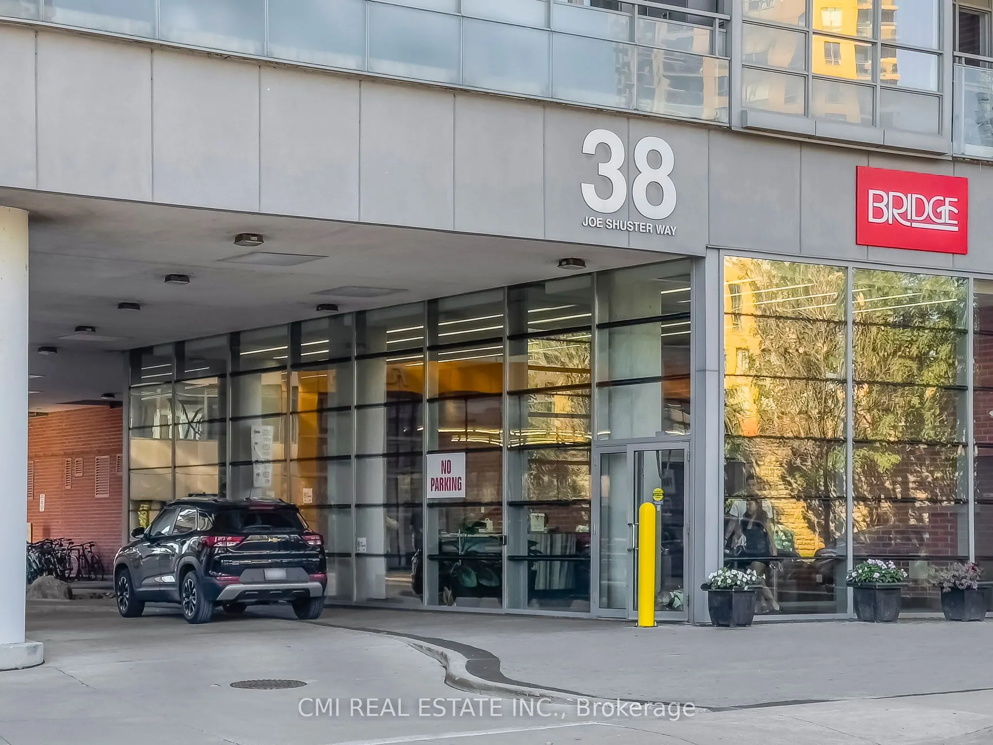38 Joe Shuster Way, #725