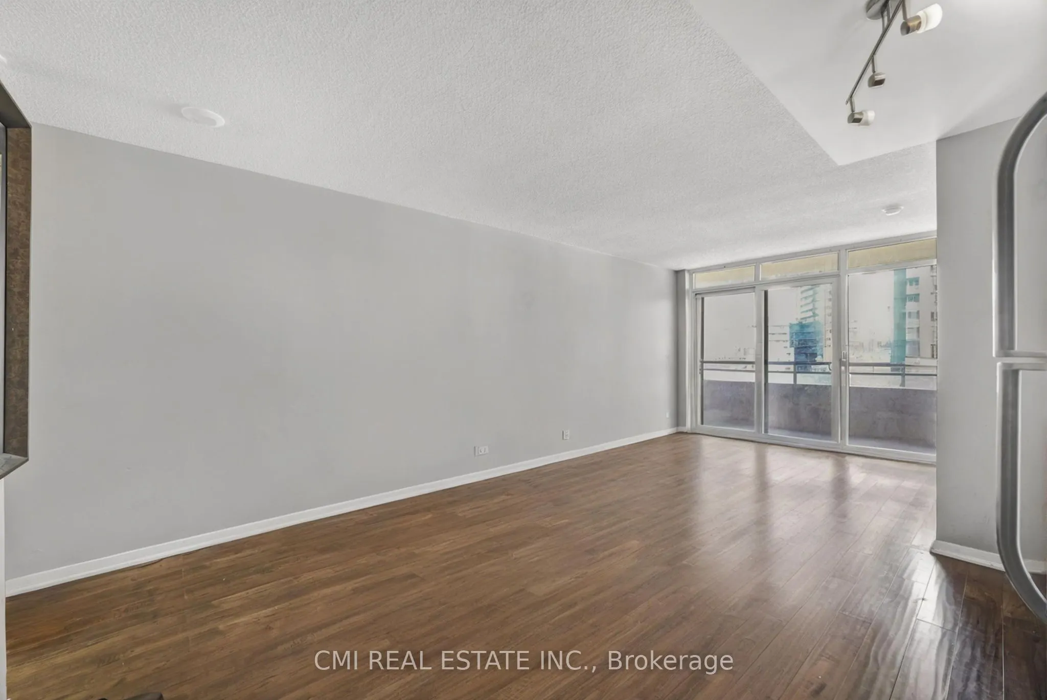 38 Joe Shuster Way, #725