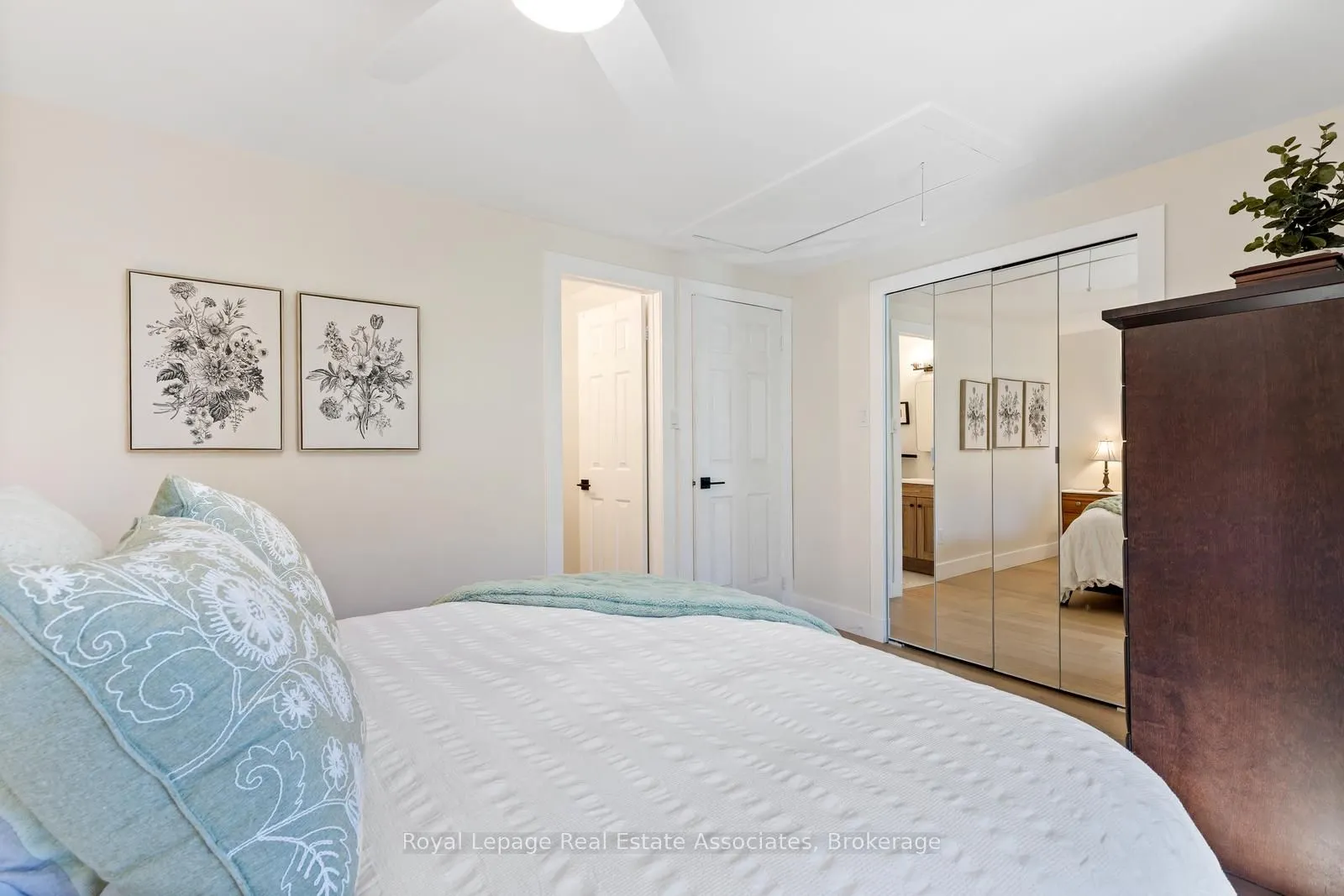 1020 Walden Circle, #20