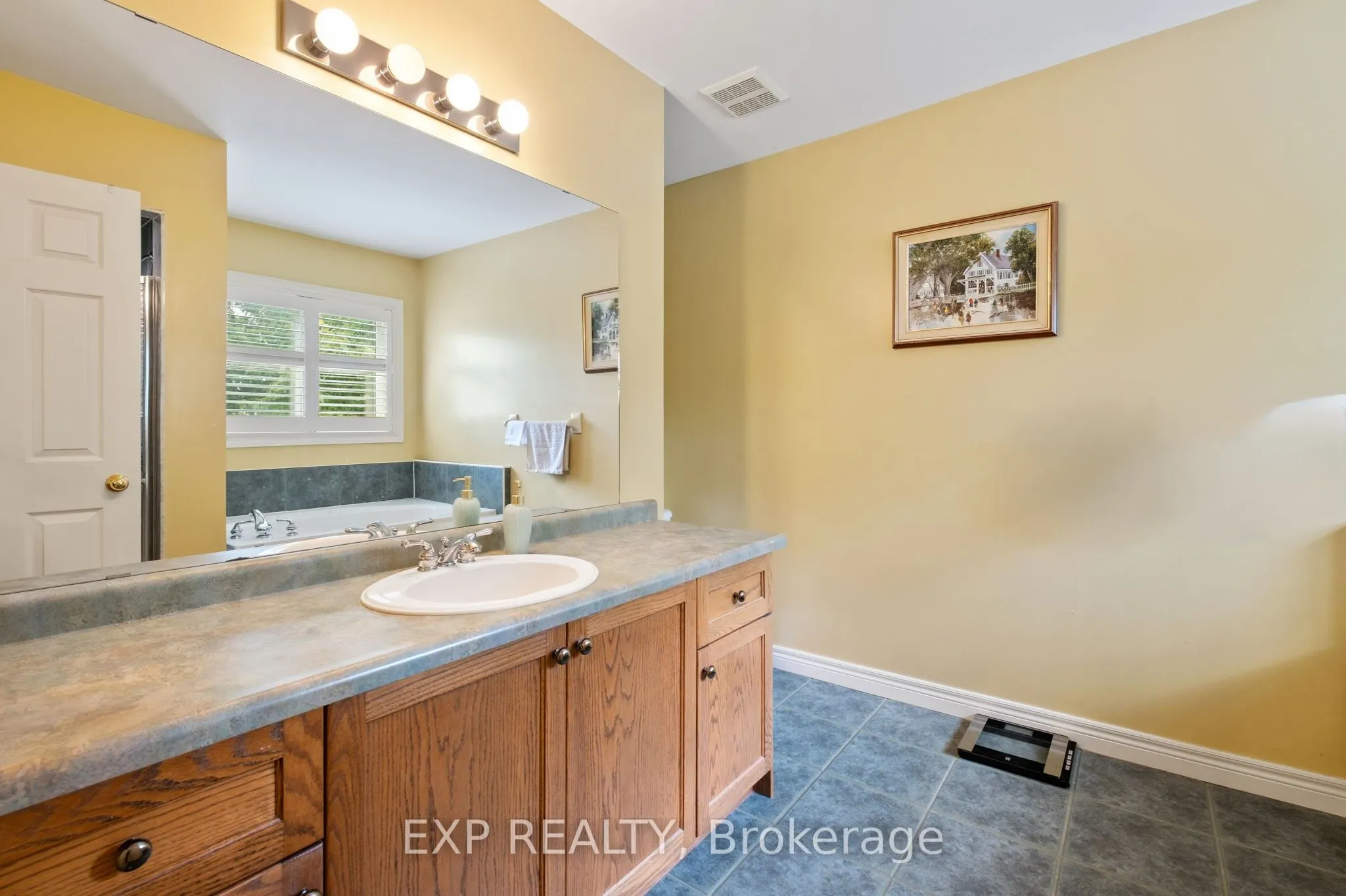 130 Robert Street, #22