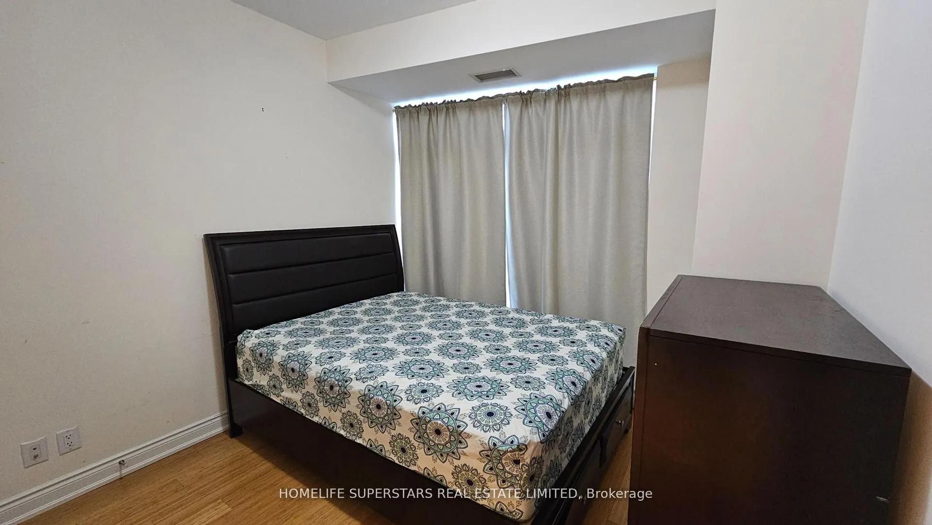 205 Lakeshore Road W, #302