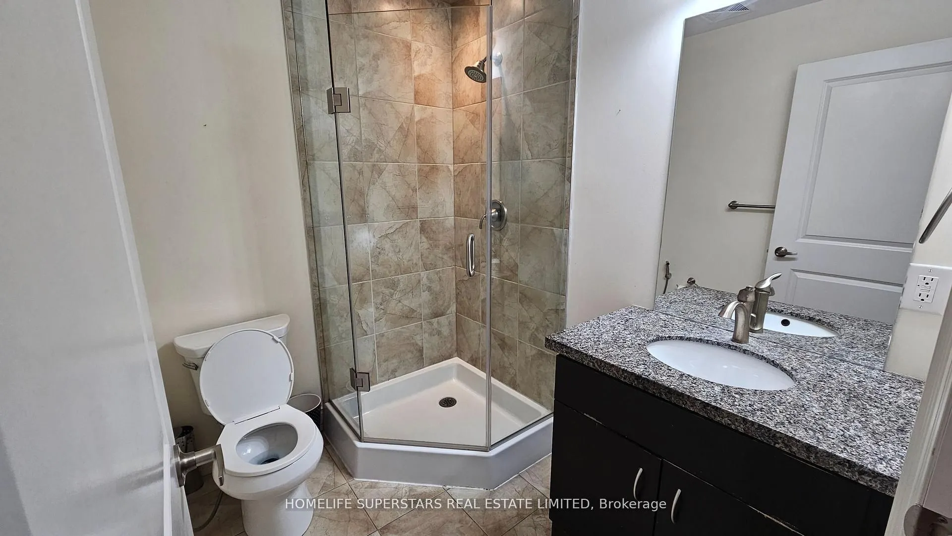 205 Lakeshore Road W, #302