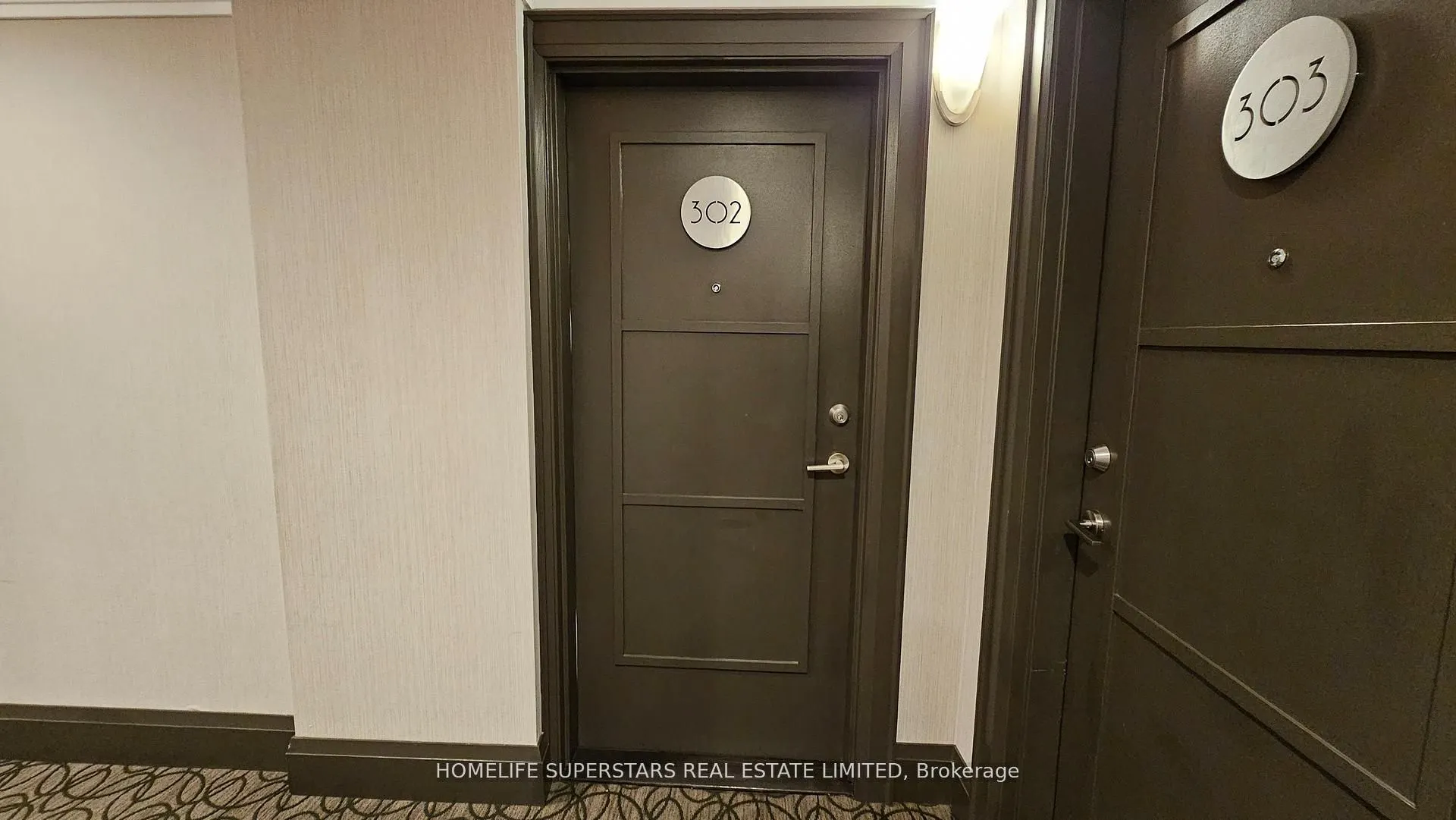 205 Lakeshore Road W, #302