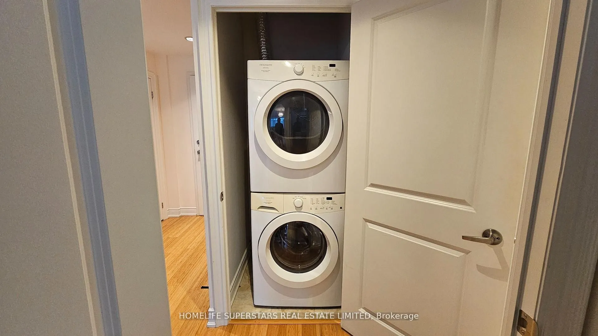 205 Lakeshore Road W, #302