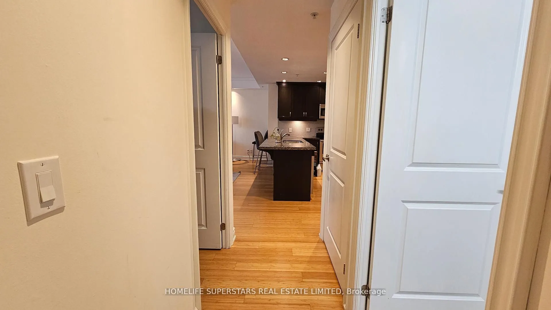 205 Lakeshore Road W, #302