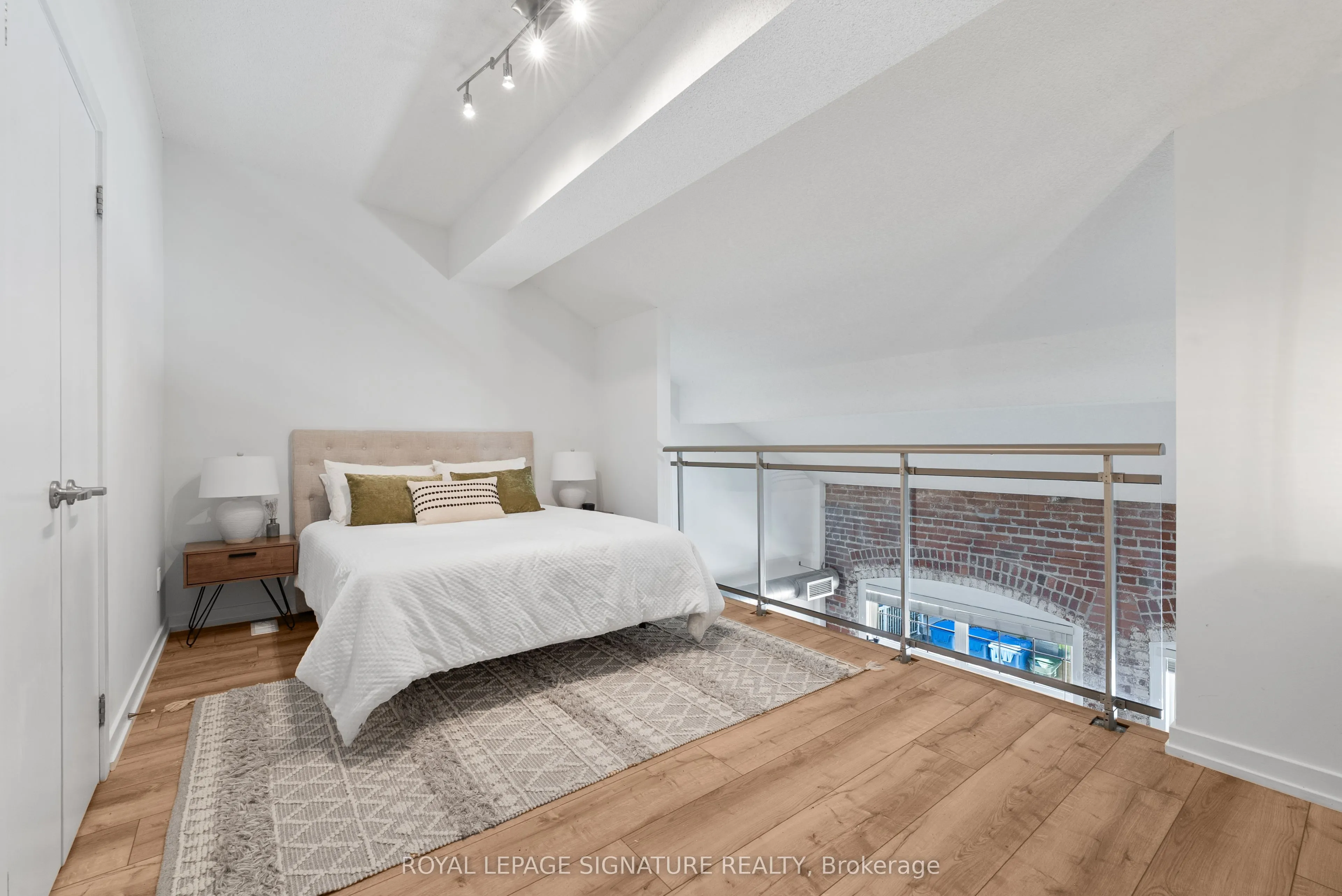 1100 Lansdowne Avenue, #336