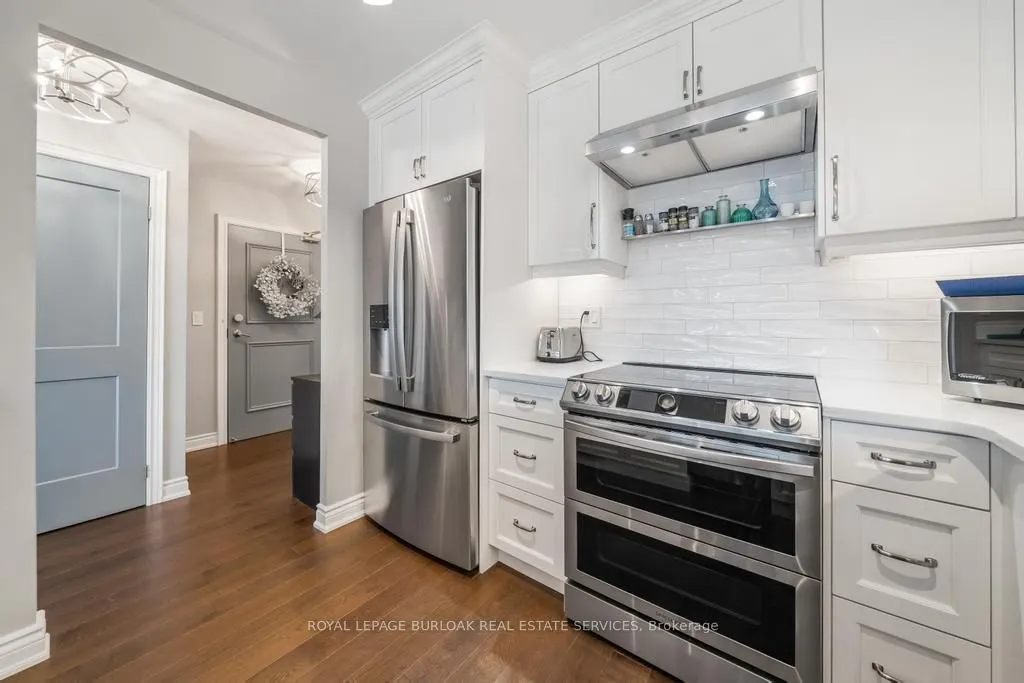 442 Maple Avenue, #1101
