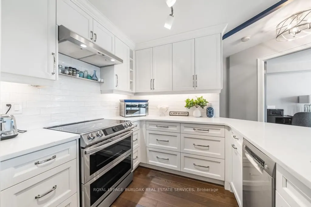 442 Maple Avenue, #1101