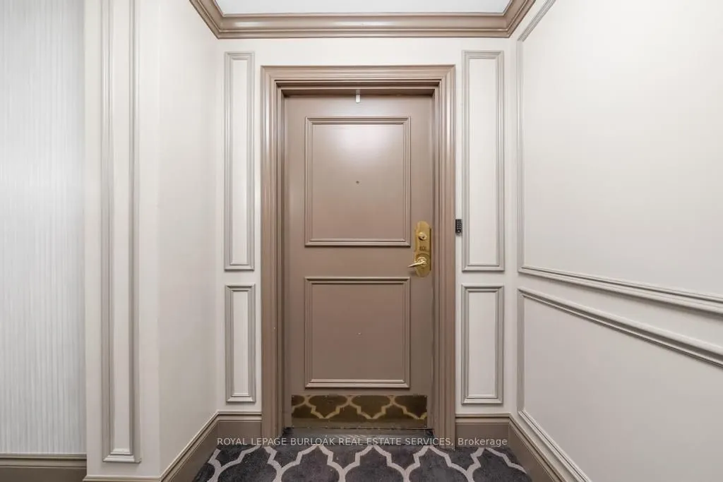 442 Maple Avenue, #1101