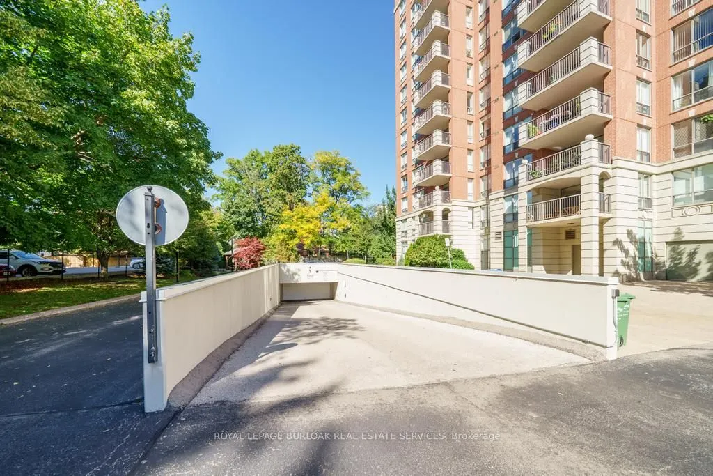 442 Maple Avenue, #1101