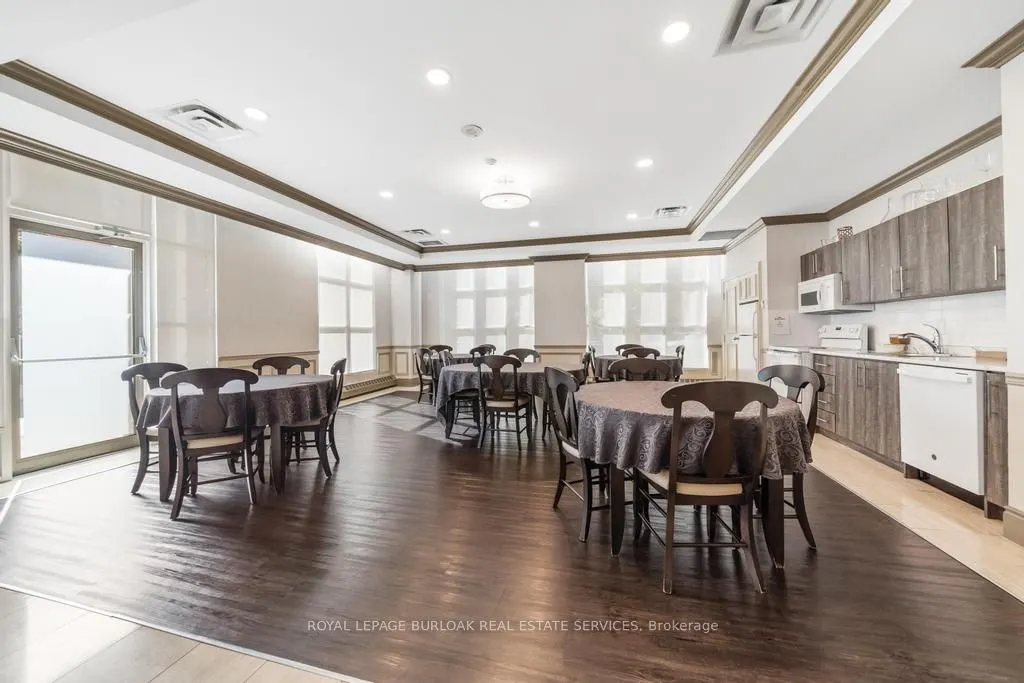 442 Maple Avenue, #1101