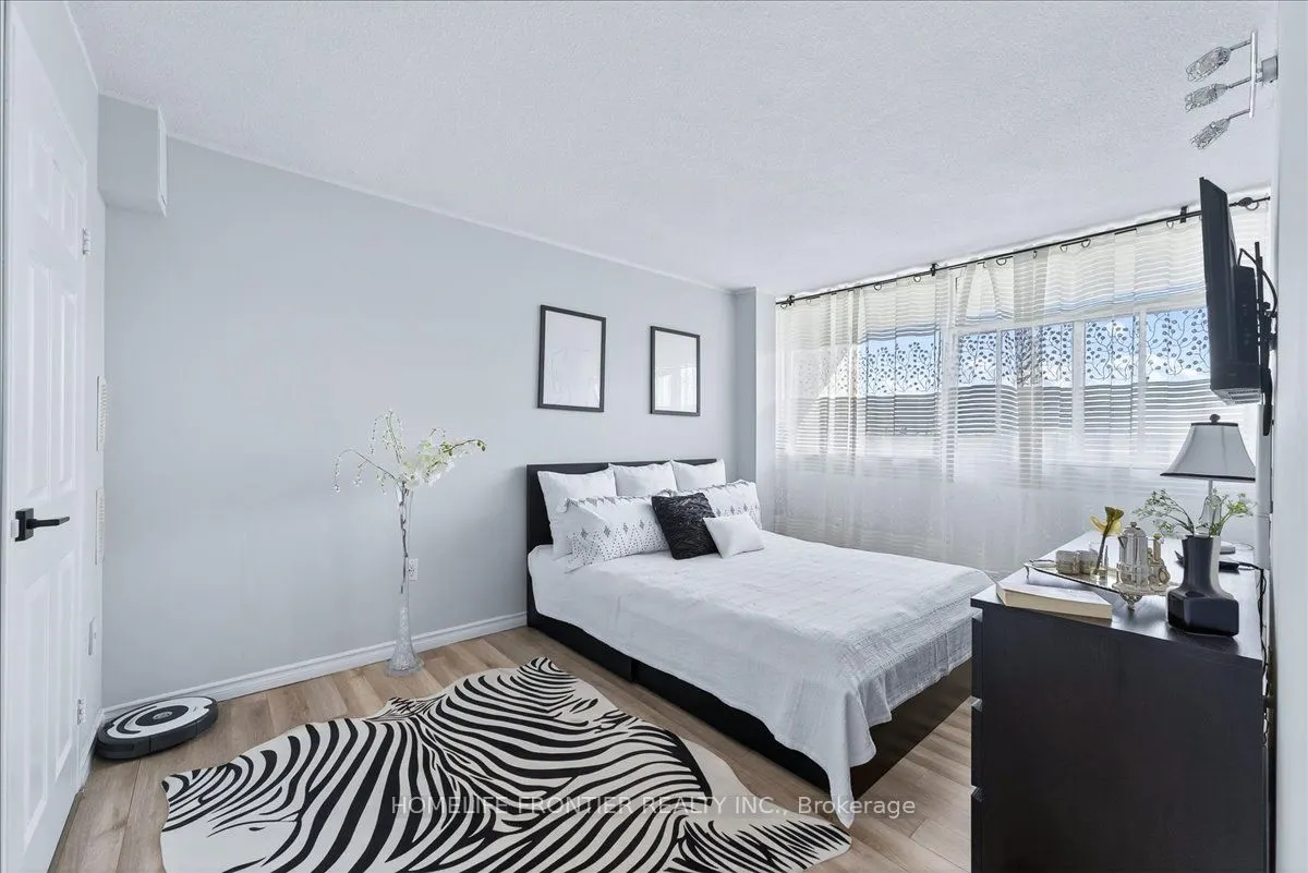 2301 Derry Road W, #605