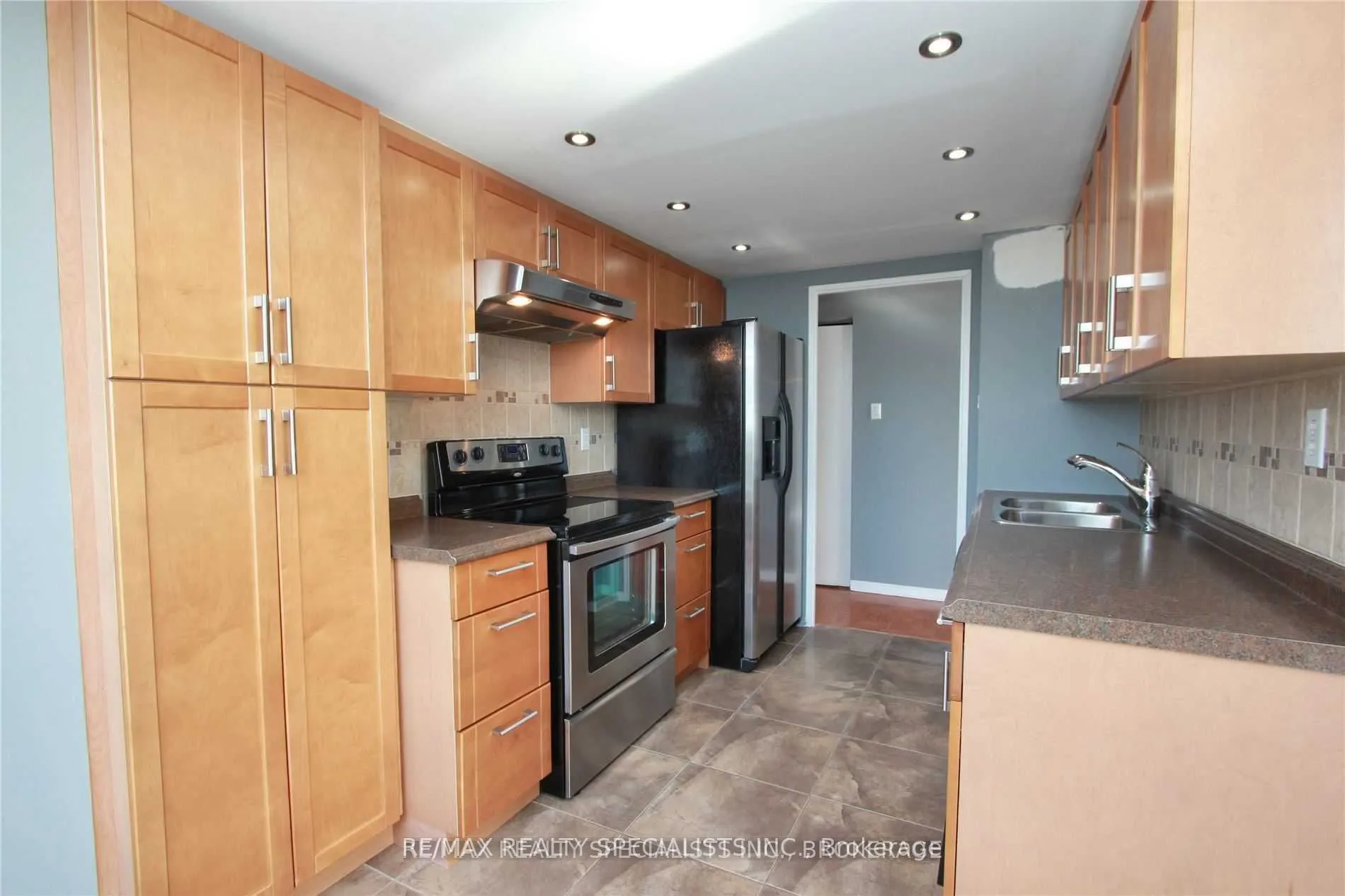 75 King Street E, #1602
