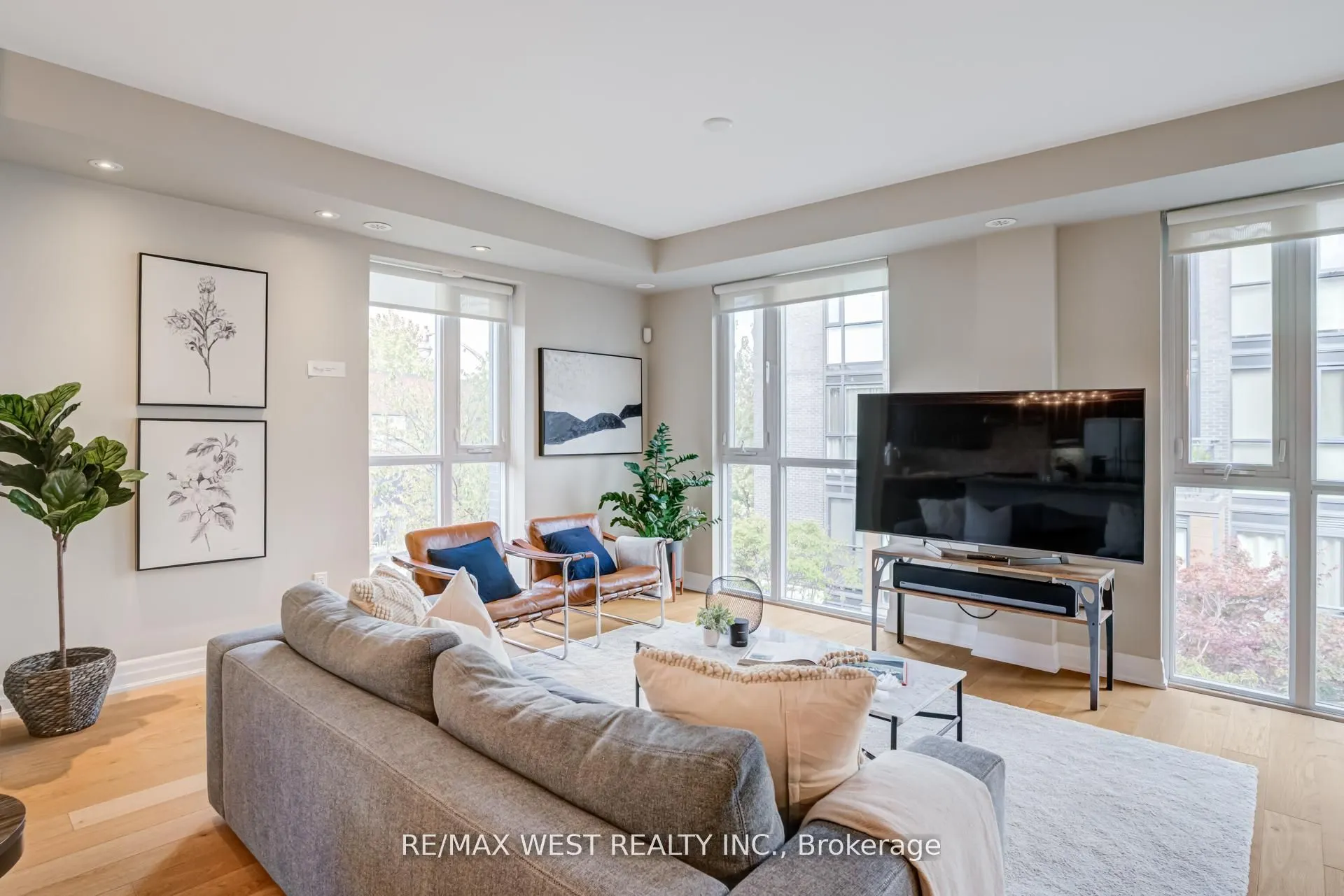 15 Sousa Mendes Street, #103