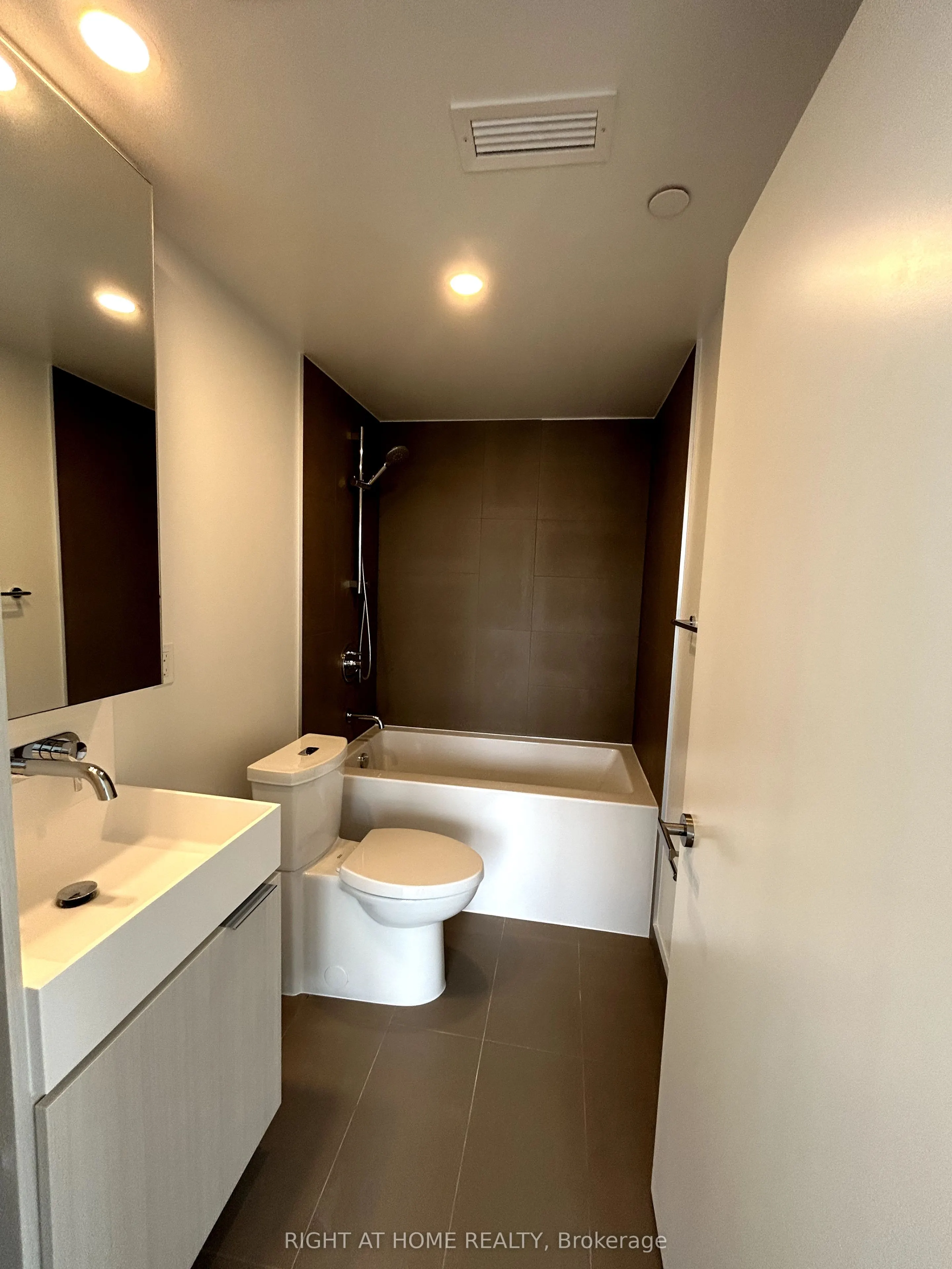 370 Martha Street, #702
