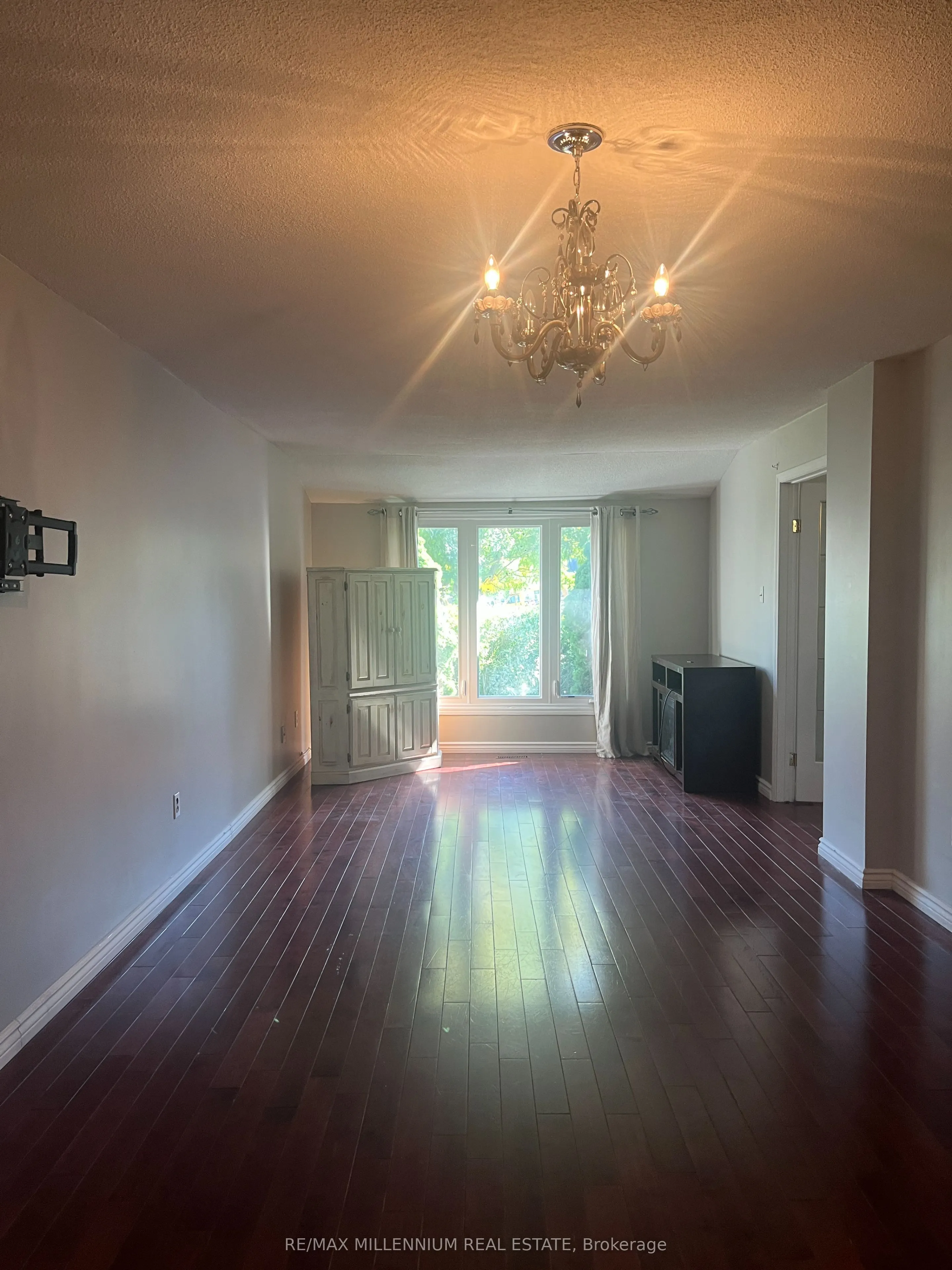 18 Junewood Crescent