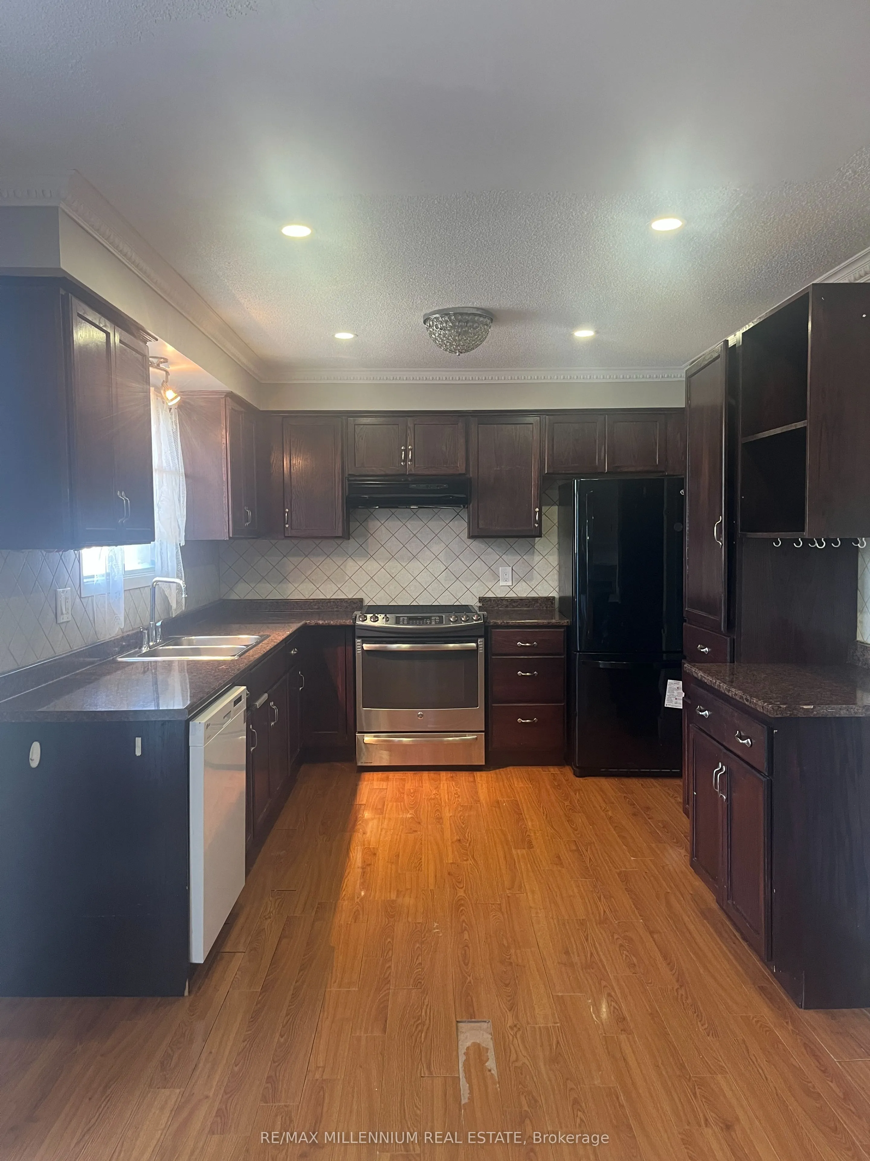 18 Junewood Crescent