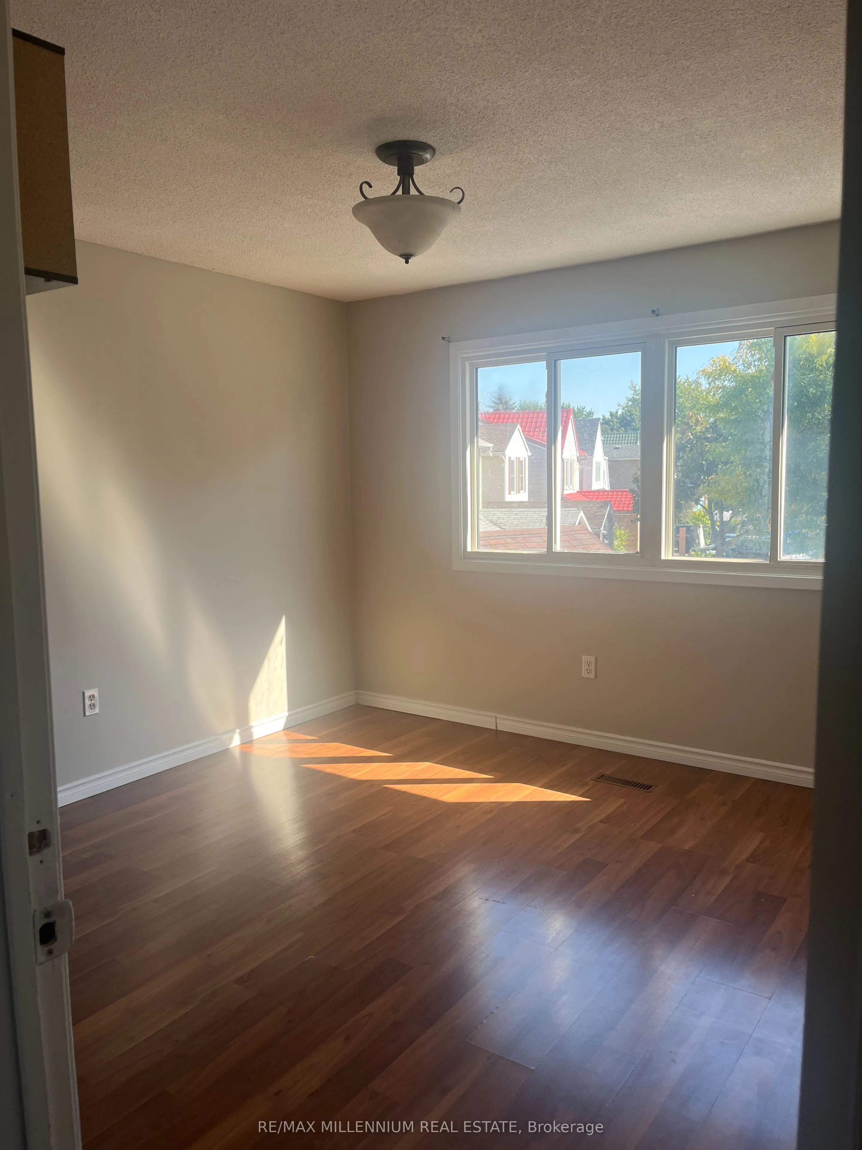 18 Junewood Crescent