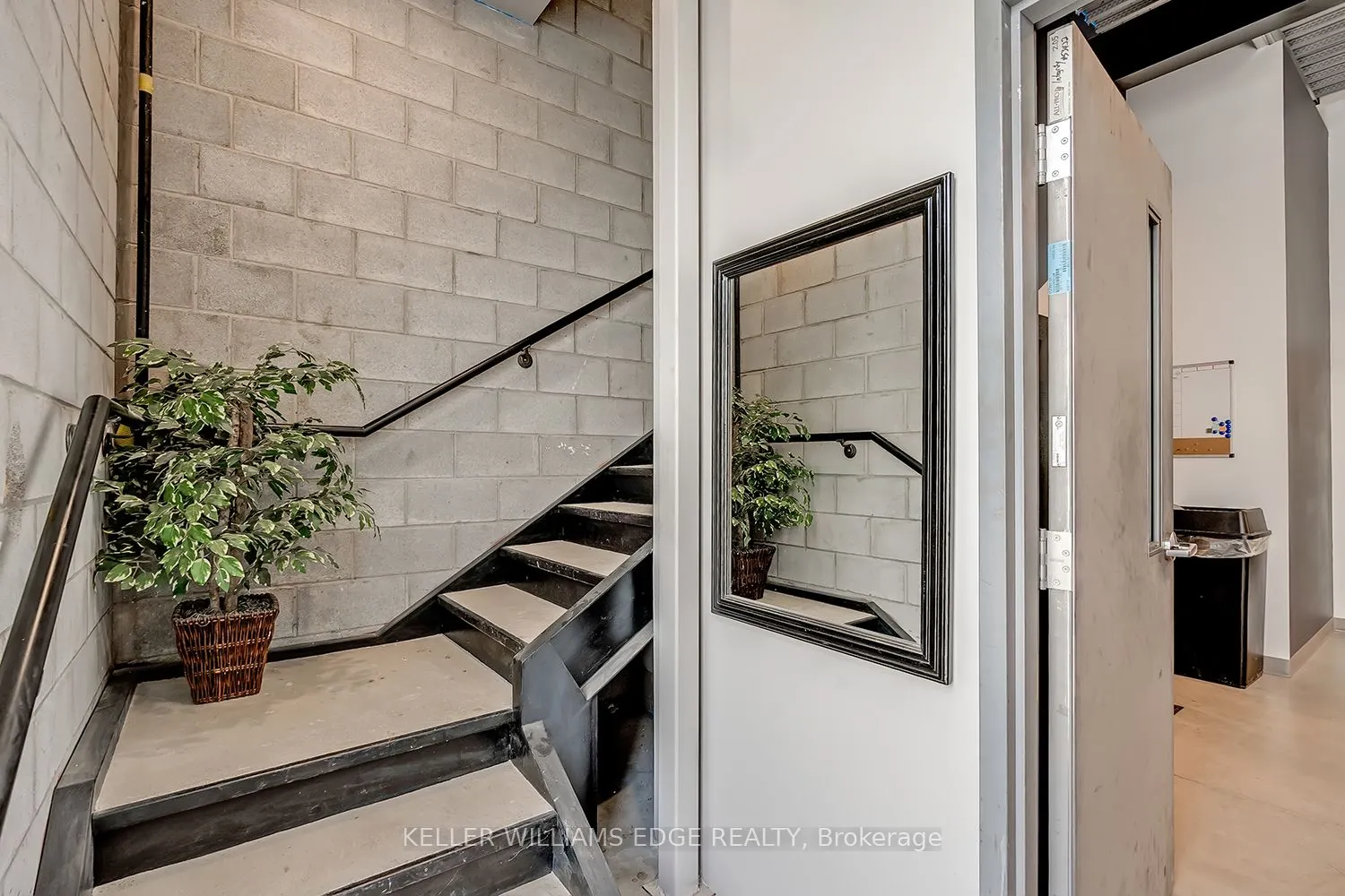 1158 King Road, #16