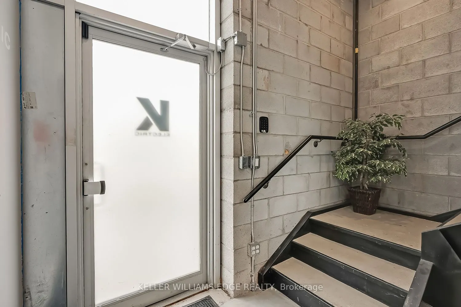 1158 King Road, #16